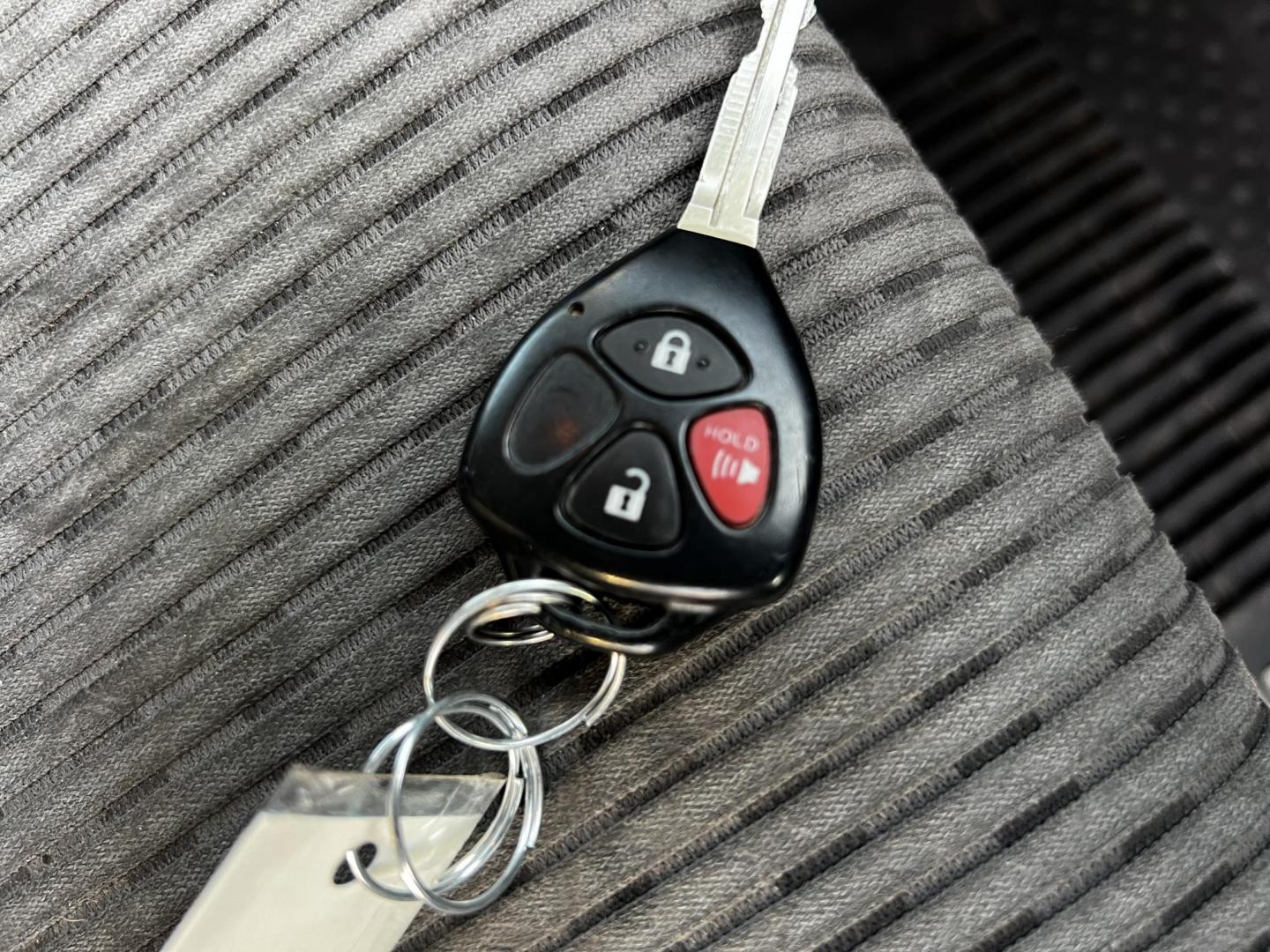 2017 White /Black Toyota 4Runner SR5 4WD (JTEBU5JR8H5) with an 4.0L V6 DOHC 24V engine, 5-Speed Automatic transmission, located at 11115 Chardon Rd. , Chardon, OH, 44024, (440) 214-9705, 41.580246, -81.241943 - Photo#41