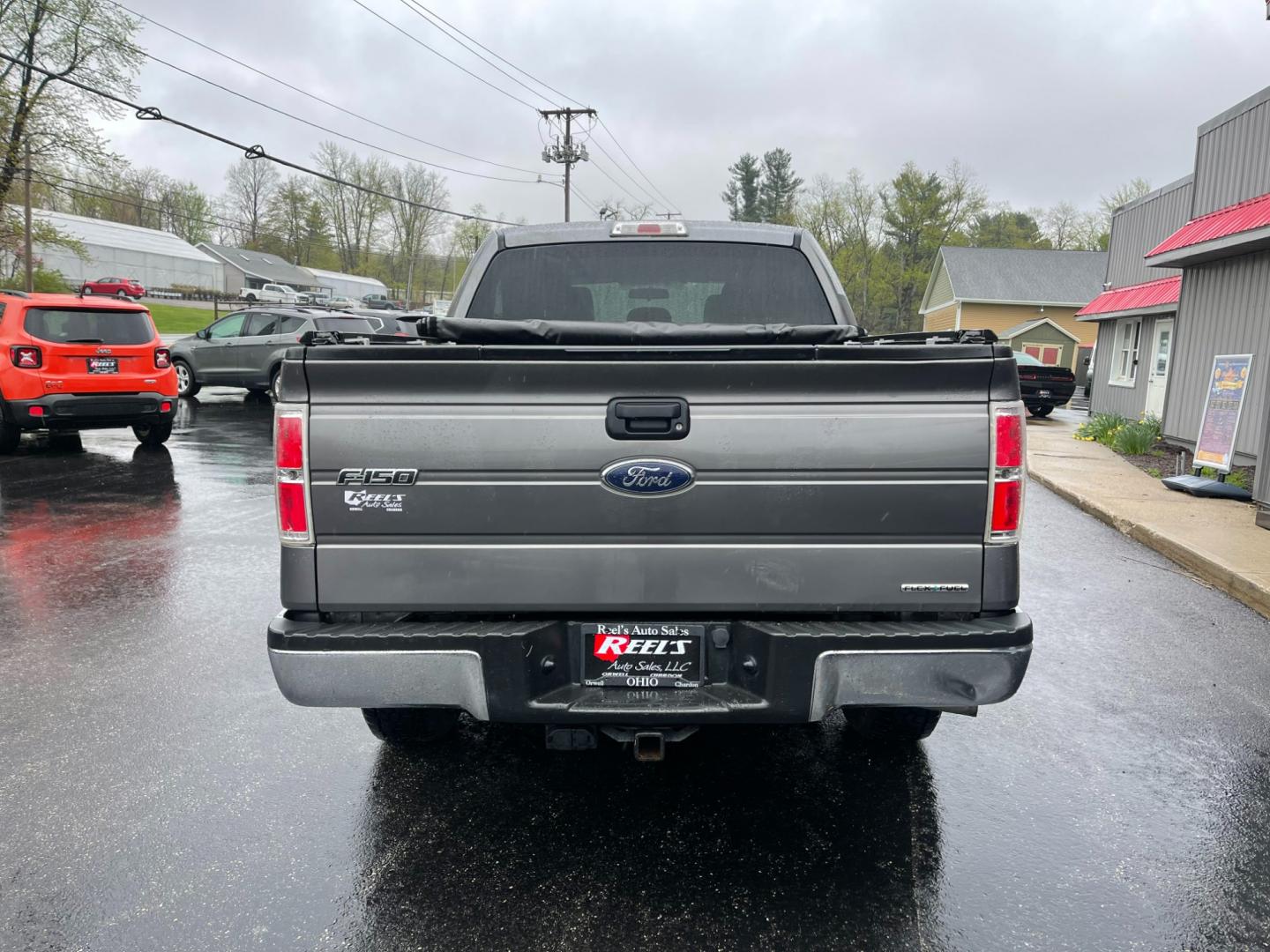 2013 Gray /Gray Ford F-150 XLT SuperCrew 6.5-ft. Bed 4WD (1FTFW1EF2DF) with an 5.0L V8 engine, 6-Speed Automatic transmission, located at 547 E. Main St., Orwell, OH, 44076, (440) 437-5893, 41.535435, -80.847855 - Photo#9