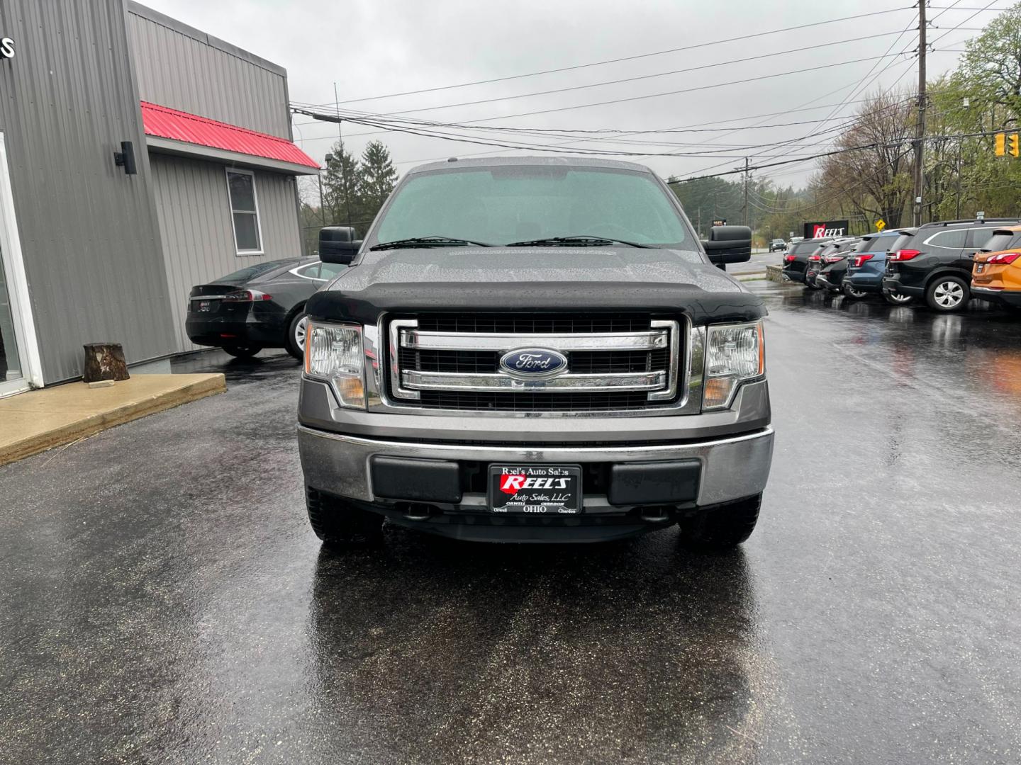 2013 Gray /Gray Ford F-150 XLT SuperCrew 6.5-ft. Bed 4WD (1FTFW1EF2DF) with an 5.0L V8 engine, 6-Speed Automatic transmission, located at 547 E. Main St., Orwell, OH, 44076, (440) 437-5893, 41.535435, -80.847855 - Photo#1