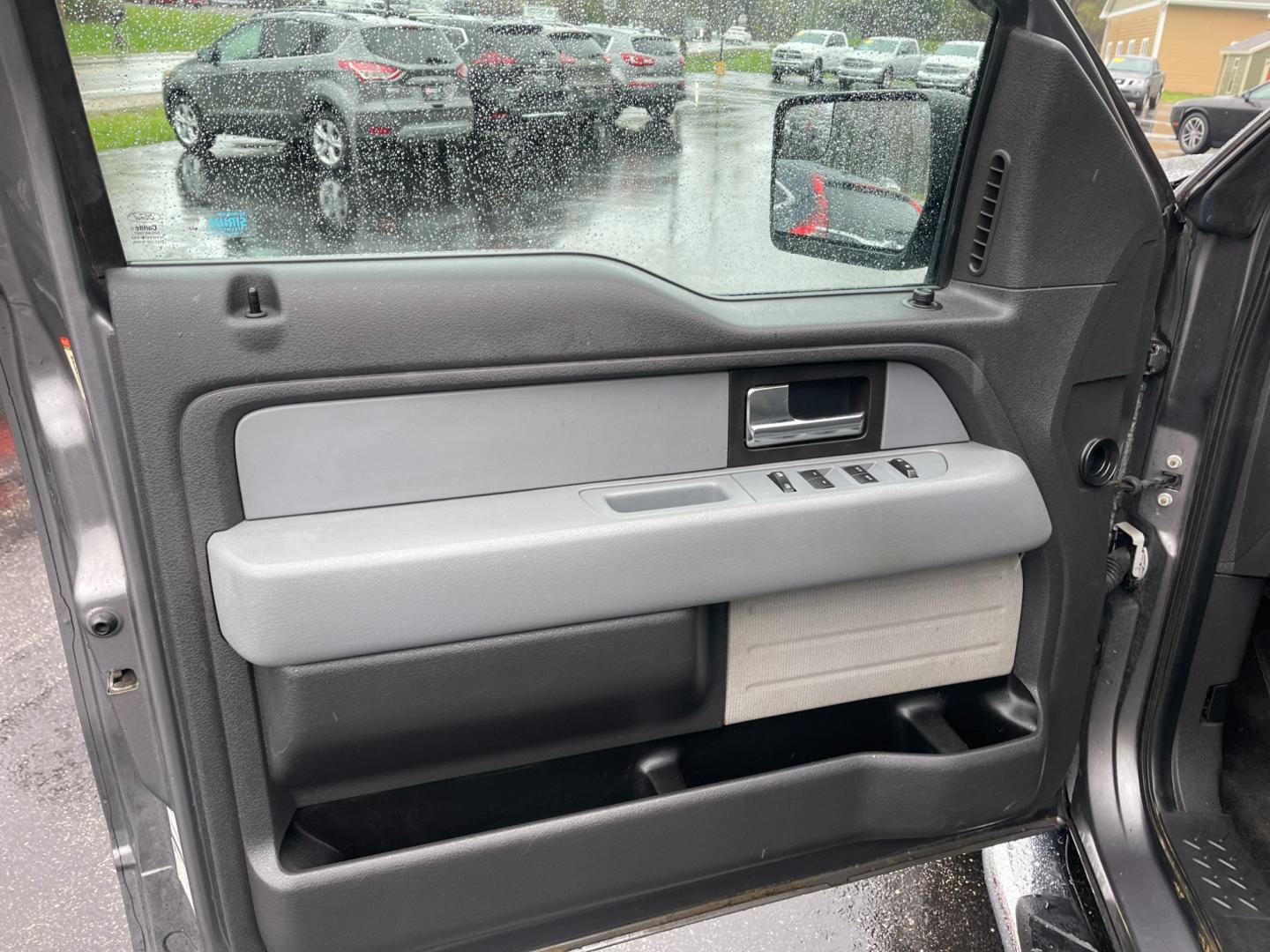 2013 Gray /Gray Ford F-150 XLT SuperCrew 6.5-ft. Bed 4WD (1FTFW1EF2DF) with an 5.0L V8 engine, 6-Speed Automatic transmission, located at 547 E. Main St., Orwell, OH, 44076, (440) 437-5893, 41.535435, -80.847855 - Photo#19