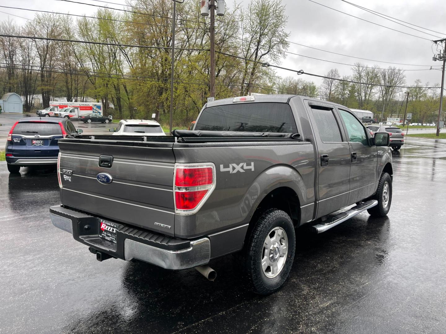 2013 Gray /Gray Ford F-150 XLT SuperCrew 6.5-ft. Bed 4WD (1FTFW1EF2DF) with an 5.0L V8 engine, 6-Speed Automatic transmission, located at 547 E. Main St., Orwell, OH, 44076, (440) 437-5893, 41.535435, -80.847855 - Photo#8