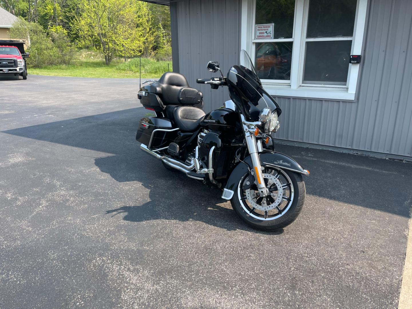 2016 Black /Black Harley-Davidson Unknown - (1HD1KEL1XGB) with an Twin-Cooled High Output Twin Cam 103 engine, 6 Speed Manual transmission, located at 547 E. Main St., Orwell, OH, 44076, (440) 437-5893, 41.535435, -80.847855 - Photo#2