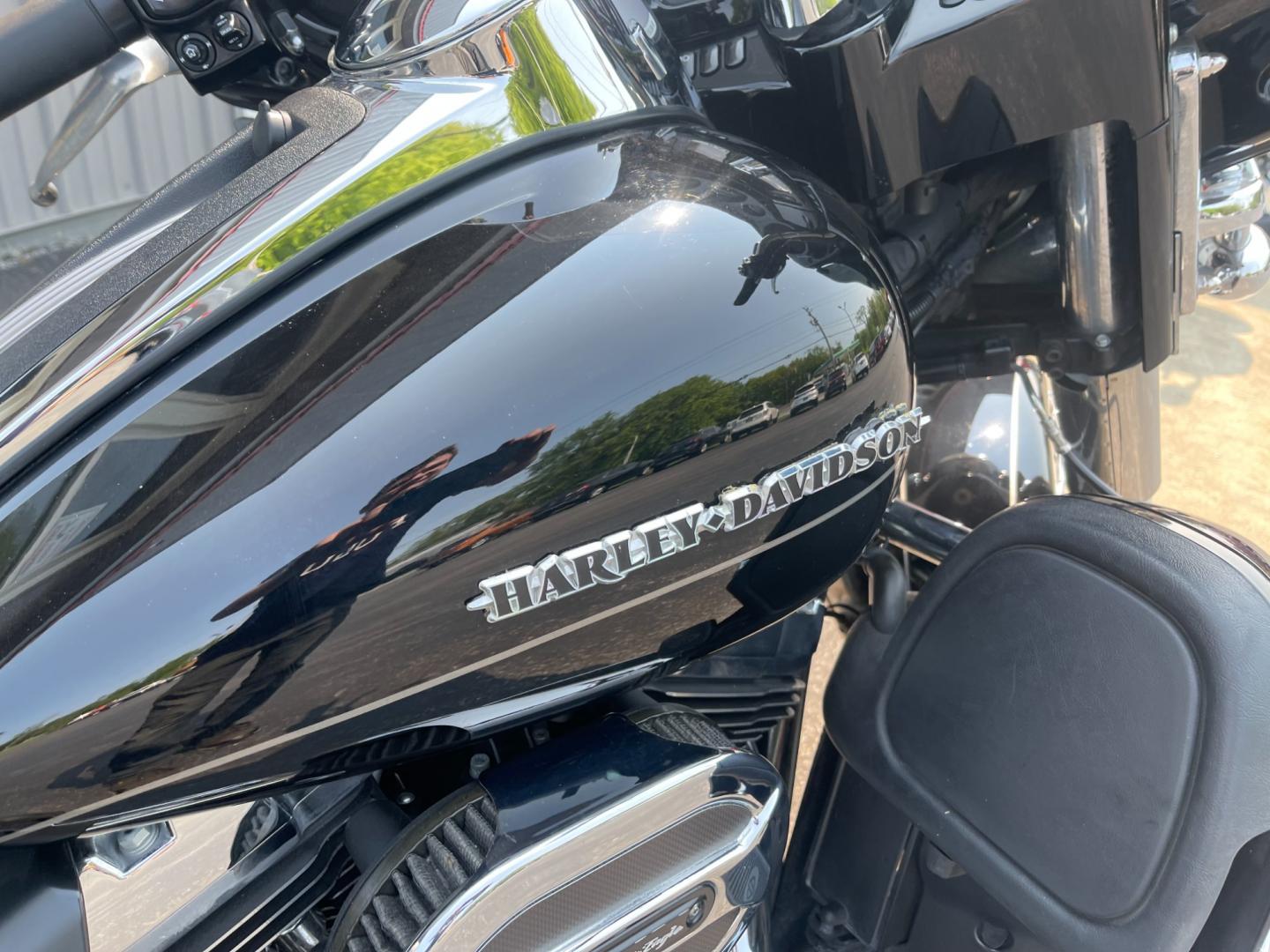 2016 Black /Black Harley-Davidson Unknown - (1HD1KEL1XGB) with an Twin-Cooled High Output Twin Cam 103 engine, 6 Speed Manual transmission, located at 547 E. Main St., Orwell, OH, 44076, (440) 437-5893, 41.535435, -80.847855 - Photo#7