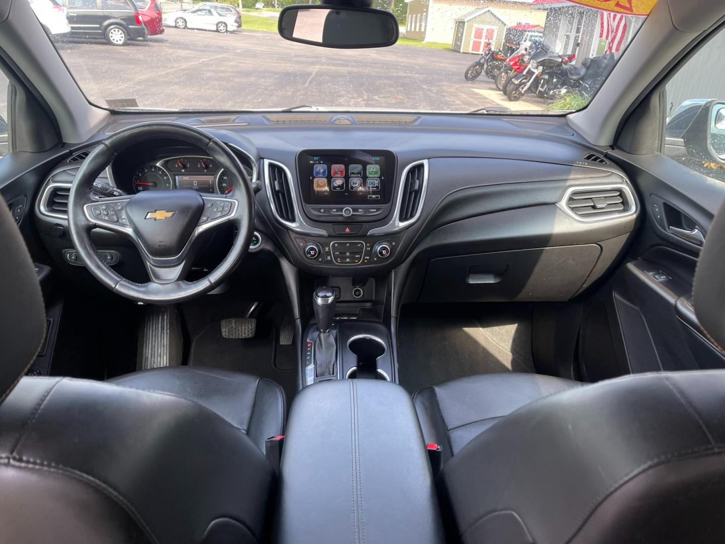 2018 Silver /Black Chevrolet Equinox Premier AWD (2GNAXVEV1J6) with an 1.5L I4 DIR DOHC 16V TURBO engine, 6A transmission, located at 11115 Chardon Rd. , Chardon, OH, 44024, (440) 214-9705, 41.580246, -81.241943 - Photo#41