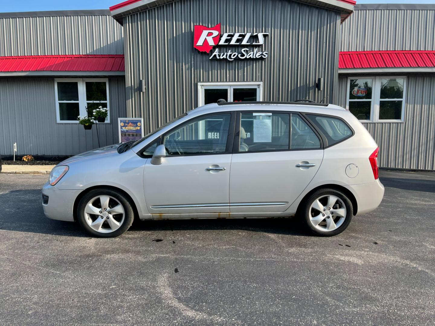 2007 Silver /Black Kia Rondo EX V6 (KNAFG526277) with an 2.7L V6 DOHC 24V engine, 5-Speed Automatic Overdrive transmission, located at 11115 Chardon Rd. , Chardon, OH, 44024, (440) 214-9705, 41.580246, -81.241943 - Photo#13