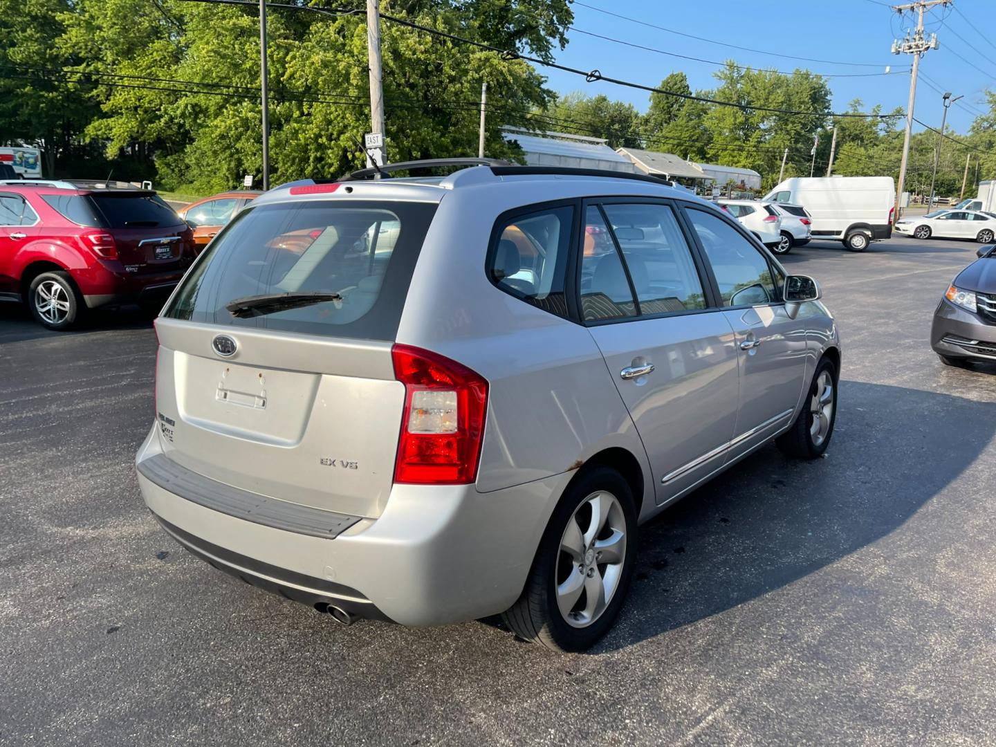 2007 Silver /Black Kia Rondo EX V6 (KNAFG526277) with an 2.7L V6 DOHC 24V engine, 5-Speed Automatic Overdrive transmission, located at 11115 Chardon Rd. , Chardon, OH, 44024, (440) 214-9705, 41.580246, -81.241943 - Photo#7