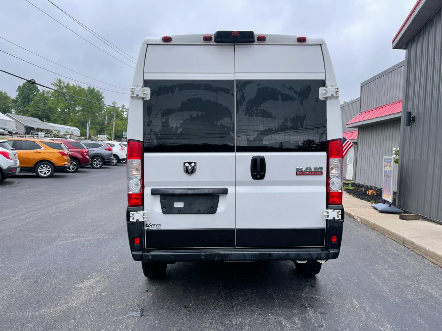 2020 White /Black RAM Promaster 1500 High Roof Tradesman 136-in. WB (3C6TRVBG8LE) with an 3.6L V6 engine, 6A transmission, located at 11115 Chardon Rd. , Chardon, OH, 44024, (440) 214-9705, 41.580246, -81.241943 - Photo#9