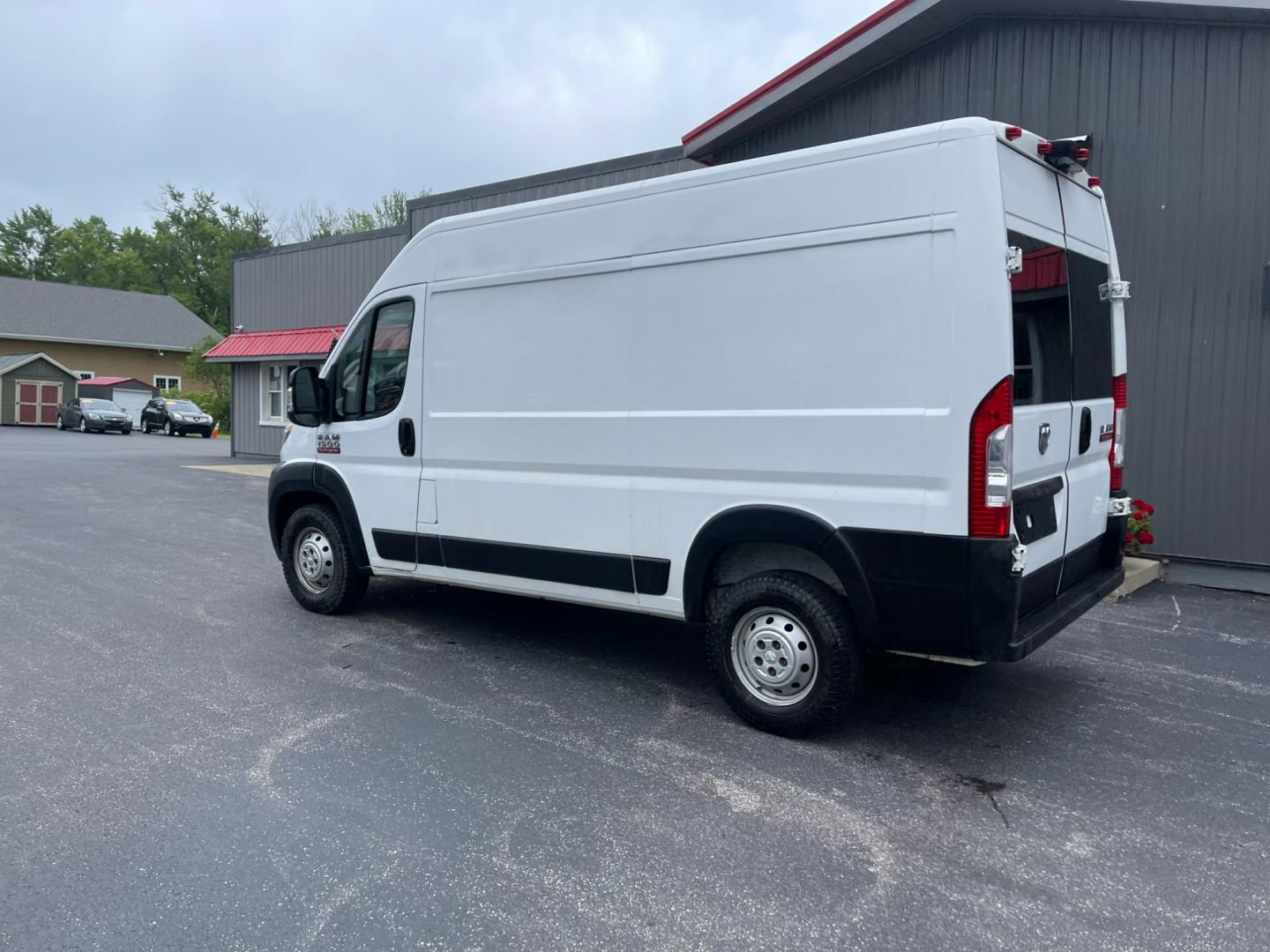 2020 White /Black RAM Promaster 1500 High Roof Tradesman 136-in. WB (3C6TRVBG8LE) with an 3.6L V6 engine, 6A transmission, located at 11115 Chardon Rd. , Chardon, OH, 44024, (440) 214-9705, 41.580246, -81.241943 - Photo#11