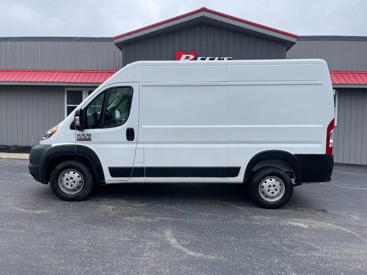 2020 White /Black RAM Promaster 1500 High Roof Tradesman 136-in. WB (3C6TRVBG8LE) with an 3.6L V6 engine, 6A transmission, located at 11115 Chardon Rd. , Chardon, OH, 44024, (440) 214-9705, 41.580246, -81.241943 - Photo#13