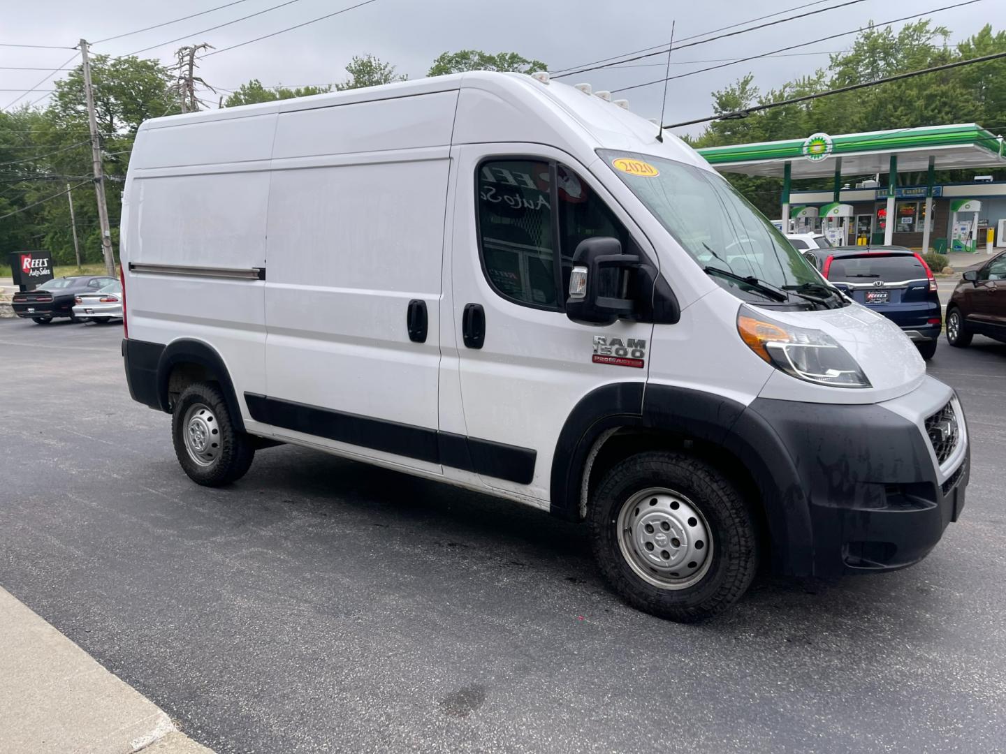 2020 White /Black RAM Promaster 1500 High Roof Tradesman 136-in. WB (3C6TRVBG8LE) with an 3.6L V6 engine, 6A transmission, located at 11115 Chardon Rd. , Chardon, OH, 44024, (440) 214-9705, 41.580246, -81.241943 - Photo#3