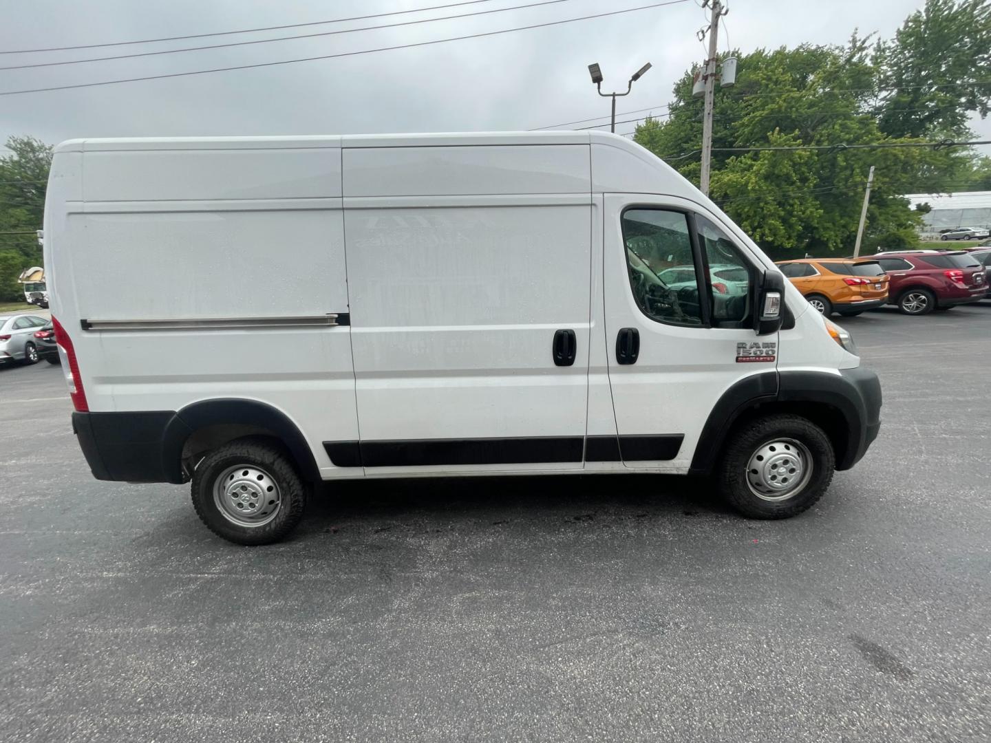 2020 White /Black RAM Promaster 1500 High Roof Tradesman 136-in. WB (3C6TRVBG8LE) with an 3.6L V6 engine, 6A transmission, located at 11115 Chardon Rd. , Chardon, OH, 44024, (440) 214-9705, 41.580246, -81.241943 - Photo#6