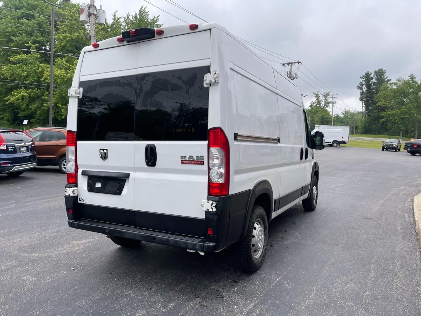 2020 White /Black RAM Promaster 1500 High Roof Tradesman 136-in. WB (3C6TRVBG8LE) with an 3.6L V6 engine, 6A transmission, located at 11115 Chardon Rd. , Chardon, OH, 44024, (440) 214-9705, 41.580246, -81.241943 - Photo#8