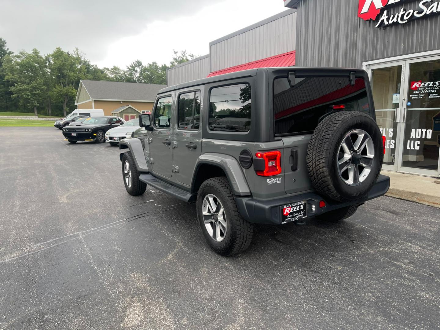 2019 Gray /Black Jeep Wrangler Unlimited Sahara (1C4HJXEG1KW) with an 3.6L V6 DOHC 24V engine, 8A transmission, located at 11115 Chardon Rd. , Chardon, OH, 44024, (440) 214-9705, 41.580246, -81.241943 - Photo#10