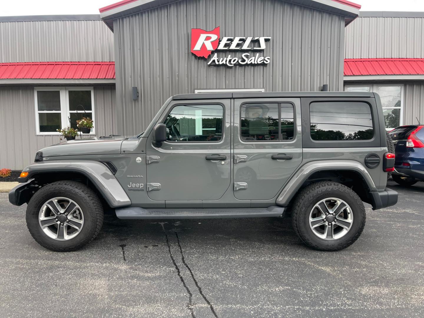 2019 Gray /Black Jeep Wrangler Unlimited Sahara (1C4HJXEG1KW) with an 3.6L V6 DOHC 24V engine, 8A transmission, located at 11115 Chardon Rd. , Chardon, OH, 44024, (440) 214-9705, 41.580246, -81.241943 - Photo#13