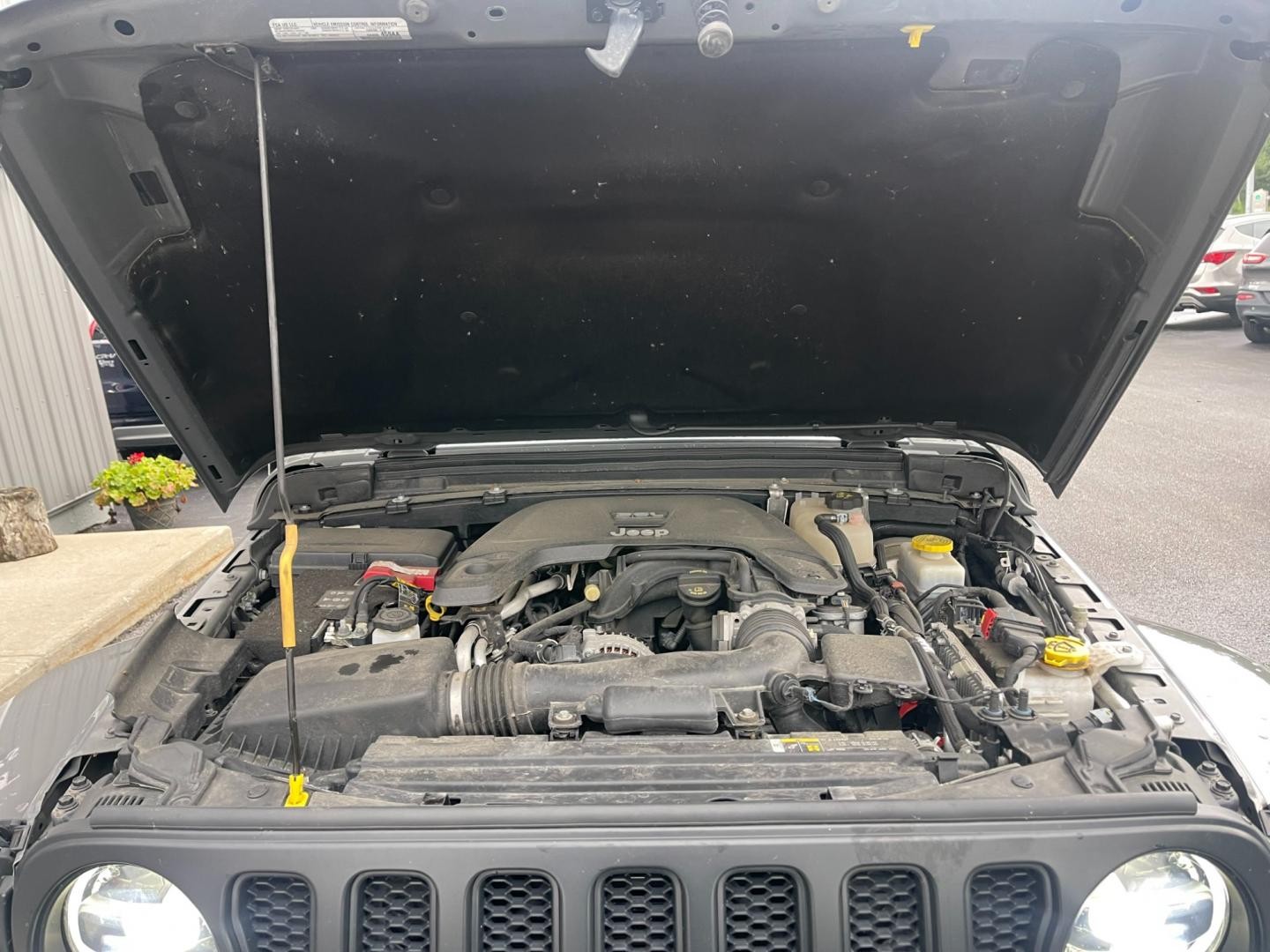 2019 Gray /Black Jeep Wrangler Unlimited Sahara (1C4HJXEG1KW) with an 3.6L V6 DOHC 24V engine, 8A transmission, located at 11115 Chardon Rd. , Chardon, OH, 44024, (440) 214-9705, 41.580246, -81.241943 - Photo#16