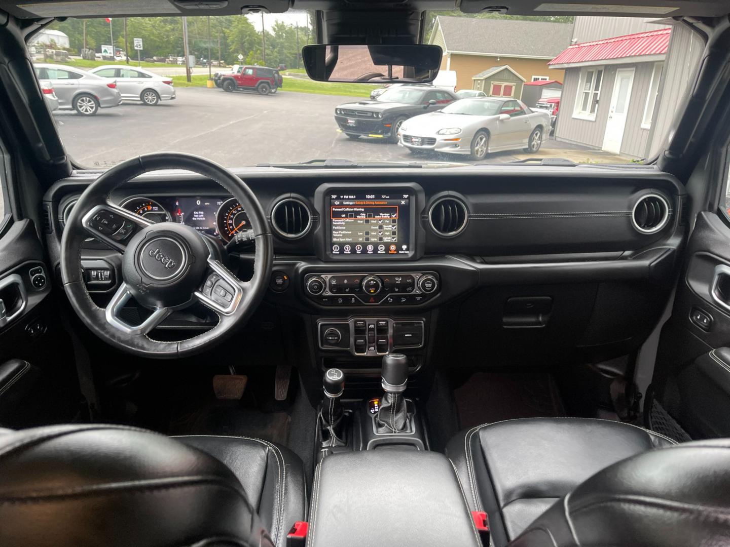 2019 Gray /Black Jeep Wrangler Unlimited Sahara (1C4HJXEG1KW) with an 3.6L V6 DOHC 24V engine, 8A transmission, located at 11115 Chardon Rd. , Chardon, OH, 44024, (440) 214-9705, 41.580246, -81.241943 - Photo#37