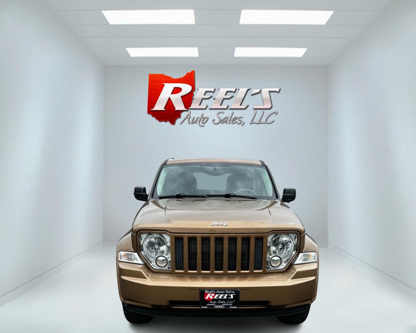 2012 Brown /Gray Jeep Liberty Sport 4WD (1C4PJMAK4CW) with an 3.7L V6 SOHC 12V engine, 4-Speed Automatic transmission, located at 547 E. Main St., Orwell, OH, 44076, (440) 437-5893, 41.535435, -80.847855 - This 2012 Jeep Liberty Sport is a reliable and capable off-road vehicle, featuring a 3.7-liter SOHC V6 engine and a 4-speed automatic transmission. With Trail Rated capability, it can handle tough terrain and inclement weather conditions. The dusk-sensing headlights adjust to changing light conditio - Photo#1