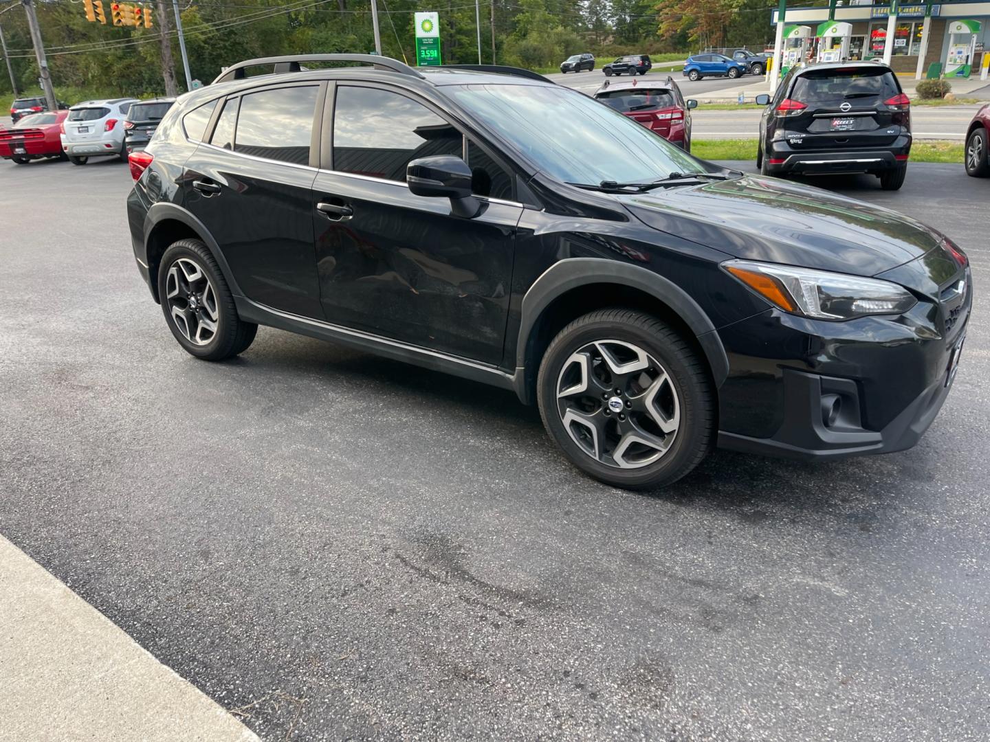 2018 Black /Black Subaru Crosstrek 2.0i Limited CVT (JF2GTAMC9JH) with an 2.0L H4 DOHC 16V engine, Automatic transmission, located at 547 E. Main St., Orwell, OH, 44076, (440) 437-5893, 41.535435, -80.847855 - Photo#3