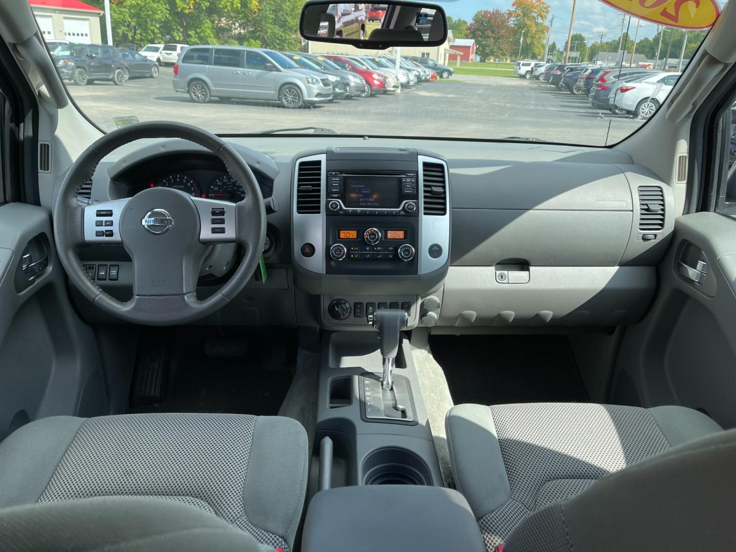 2016 White /Gray Nissan Frontier SV Crew Cab 5AT 4WD (1N6AD0EV2GN) with an 4.0L V6 DOHC 24V engine, 5A transmission, located at 547 E. Main St., Orwell, OH, 44076, (440) 437-5893, 41.535435, -80.847855 - Photo#38