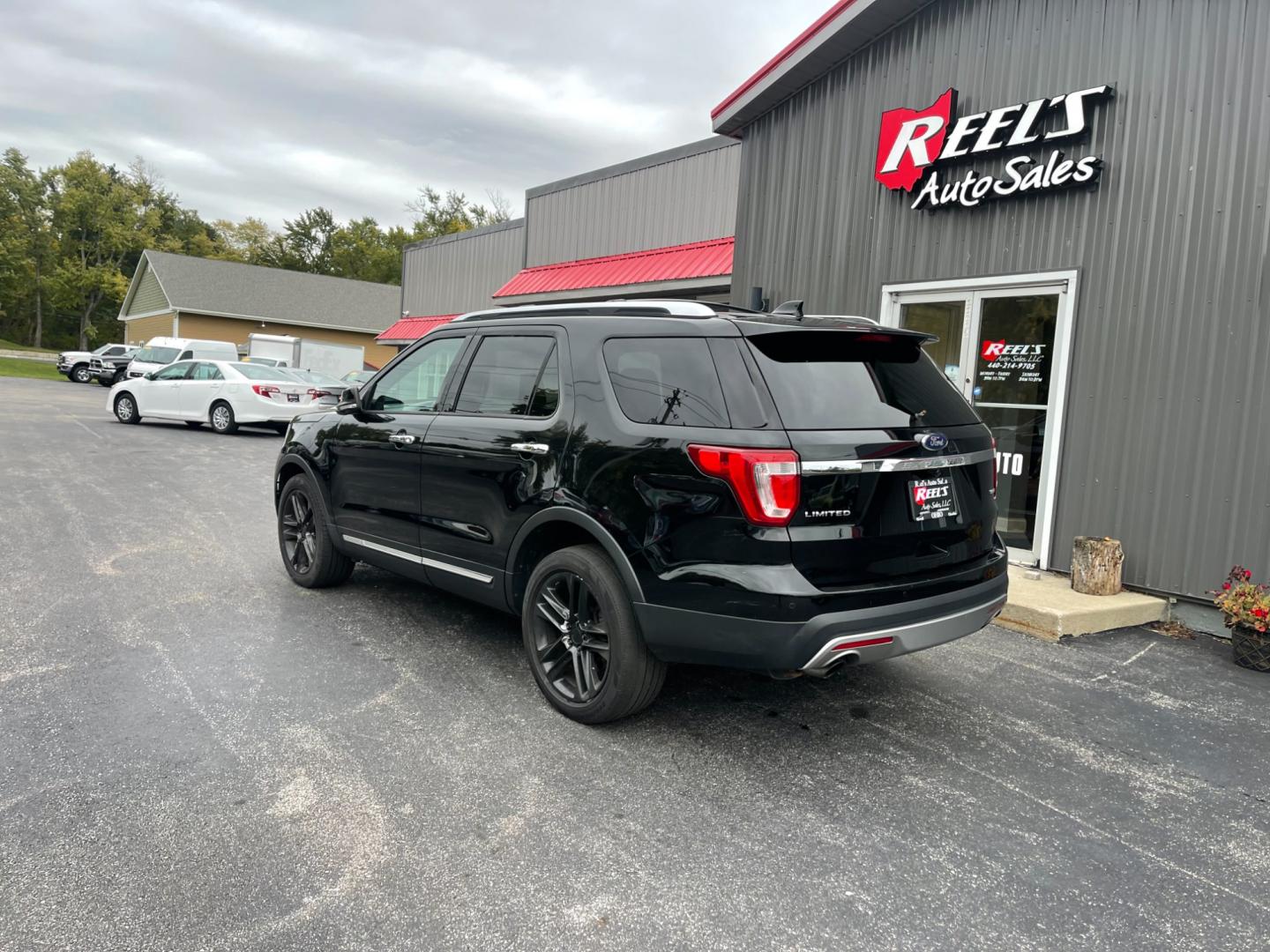 2016 Black /Brown Ford Explorer Limited 4WD (1FM5K8FH8GG) with an 2.3L I4 DOHC 16V Turbo engine, 6-Speed Automatic transmission, located at 11115 Chardon Rd. , Chardon, OH, 44024, (440) 214-9705, 41.580246, -81.241943 - Photo#11