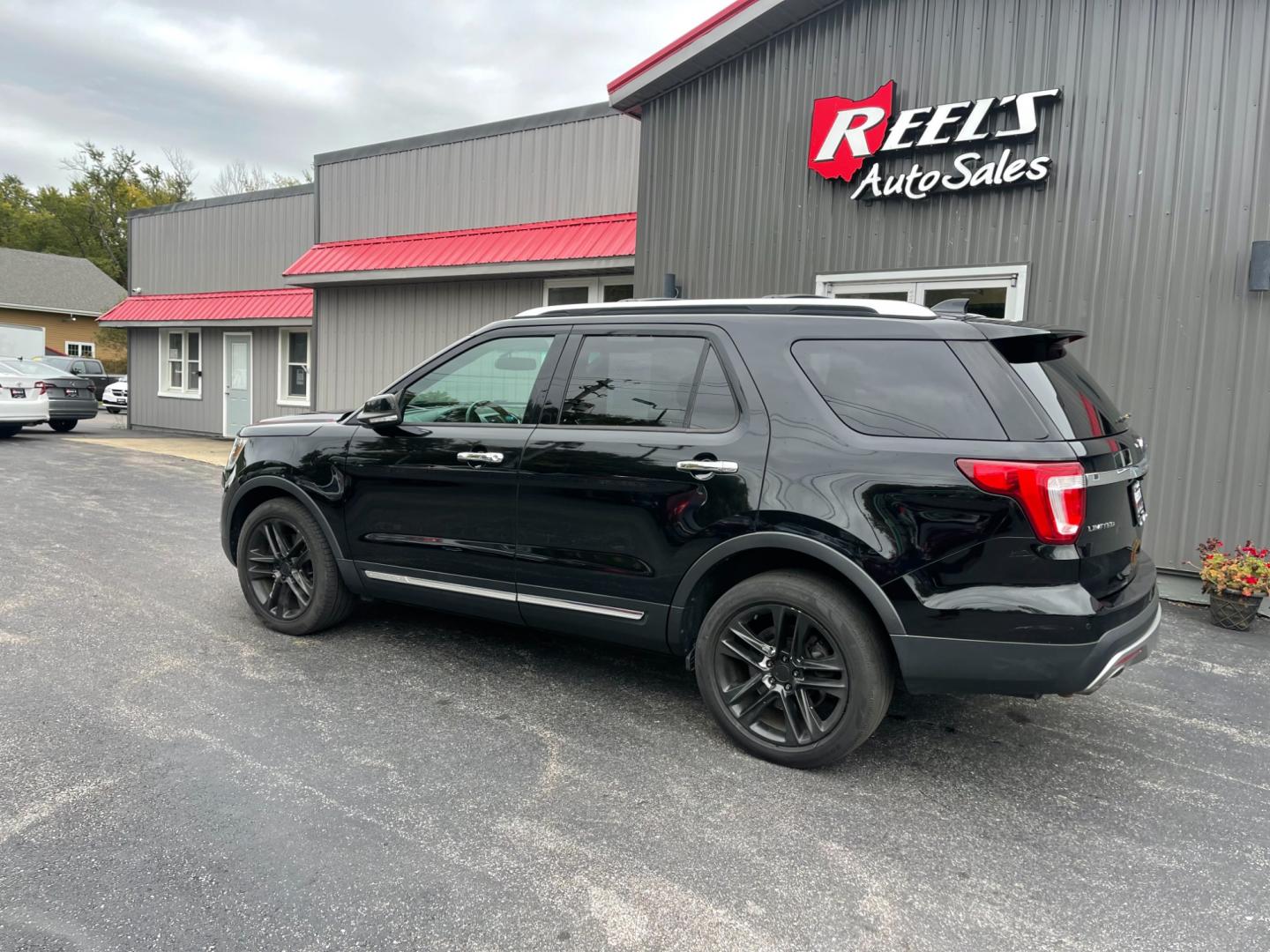 2016 Black /Brown Ford Explorer Limited 4WD (1FM5K8FH8GG) with an 2.3L I4 DOHC 16V Turbo engine, 6-Speed Automatic transmission, located at 11115 Chardon Rd. , Chardon, OH, 44024, (440) 214-9705, 41.580246, -81.241943 - Photo#12