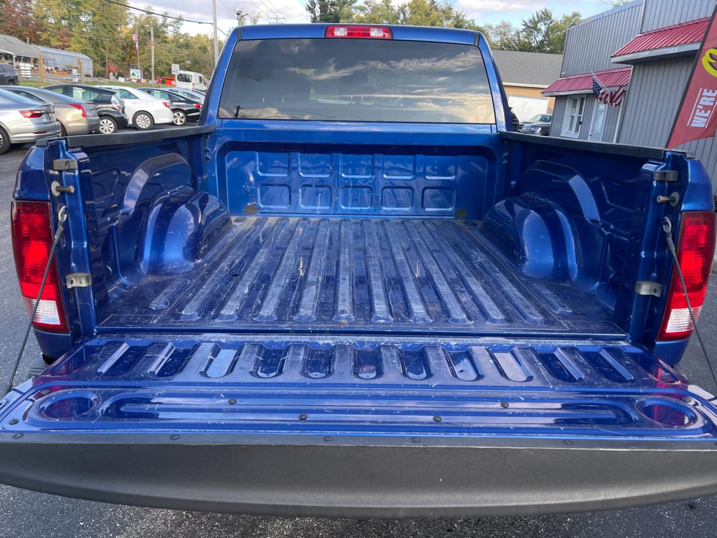 2018 Blue /Black RAM 1500 Express Crew Cab SWB 4WD (3C6RR7KG3JG) with an 3.6L V6 DOHC 24V FFV engine, 8A transmission, located at 547 E. Main St., Orwell, OH, 44076, (440) 437-5893, 41.535435, -80.847855 - Photo#11