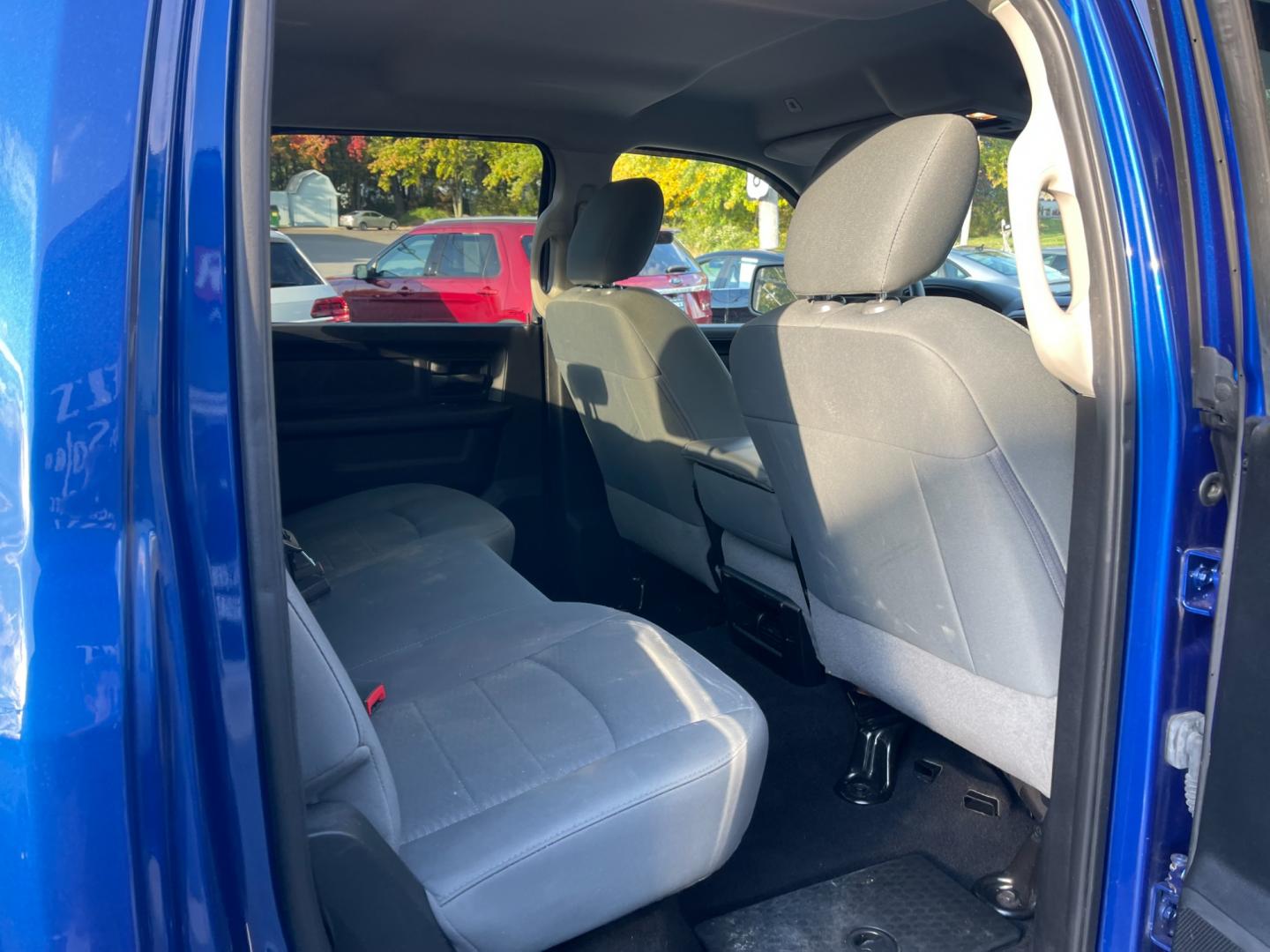 2018 Blue /Black RAM 1500 Express Crew Cab SWB 4WD (3C6RR7KG3JG) with an 3.6L V6 DOHC 24V FFV engine, 8A transmission, located at 547 E. Main St., Orwell, OH, 44076, (440) 437-5893, 41.535435, -80.847855 - Photo#35