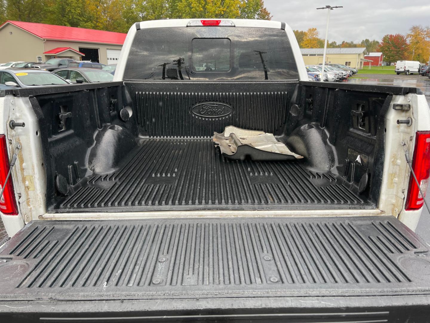 2016 White /Brown Ford F-150 XLT SuperCrew 6.5-ft. Bed 4WD (1FTEW1EG1GF) with an 3.5L V6 DOHC 24V TWIN TURBO engine, 6-Speed Automatic transmission, located at 547 E. Main St., Orwell, OH, 44076, (440) 437-5893, 41.535435, -80.847855 - Photo#11