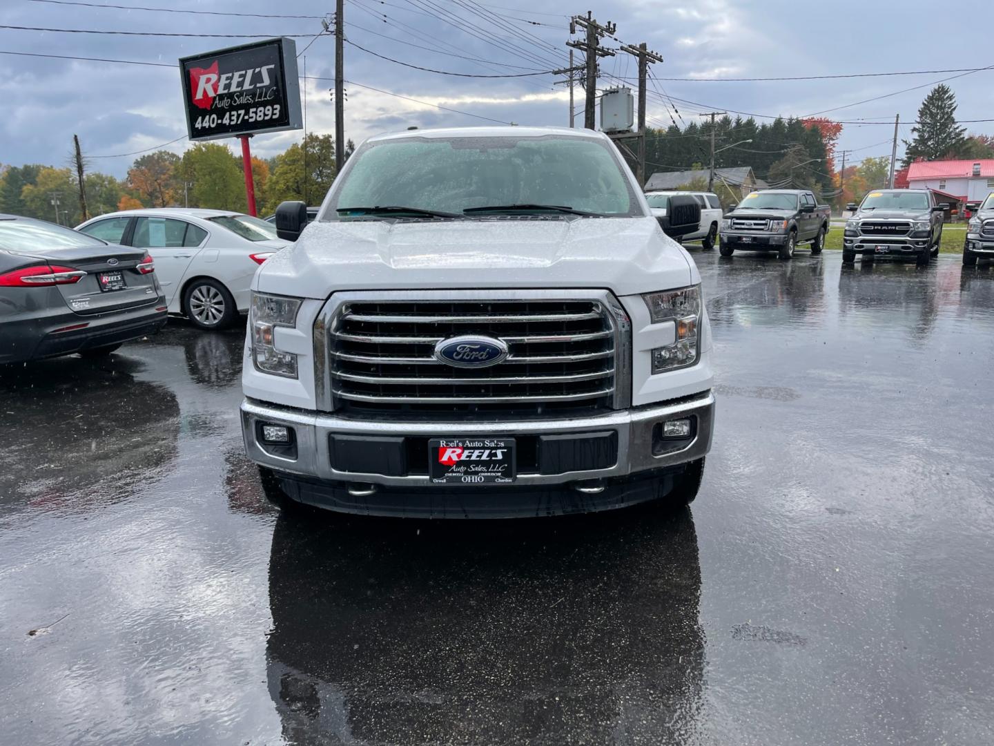 2016 White /Brown Ford F-150 XLT SuperCrew 6.5-ft. Bed 4WD (1FTEW1EG1GF) with an 3.5L V6 DOHC 24V TWIN TURBO engine, 6-Speed Automatic transmission, located at 547 E. Main St., Orwell, OH, 44076, (440) 437-5893, 41.535435, -80.847855 - This 2016 Ford F-150 Crew Cab XLT 4WD with a 3.5 EcoBoost engine is a powerful and reliable pickup truck. It has a maximum towing capacity of up to 10,700 pounds, making it suitable for heavy-duty chores such as hauling equipment or towing boats. The 302A package adds features such as a rearview cam - Photo#1