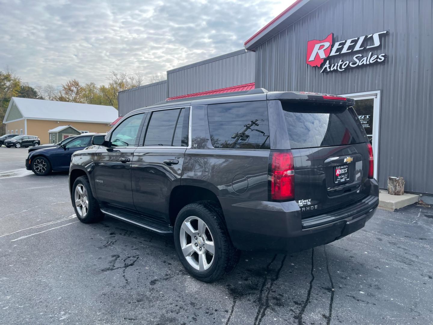 2016 Gray /Black Chevrolet Tahoe LT 4WD (1GNSKBKC0GR) with an 5.3L V8 OHV 16V engine, 6A transmission, located at 547 E. Main St., Orwell, OH, 44076, (440) 437-5893, 41.535435, -80.847855 - Photo#11