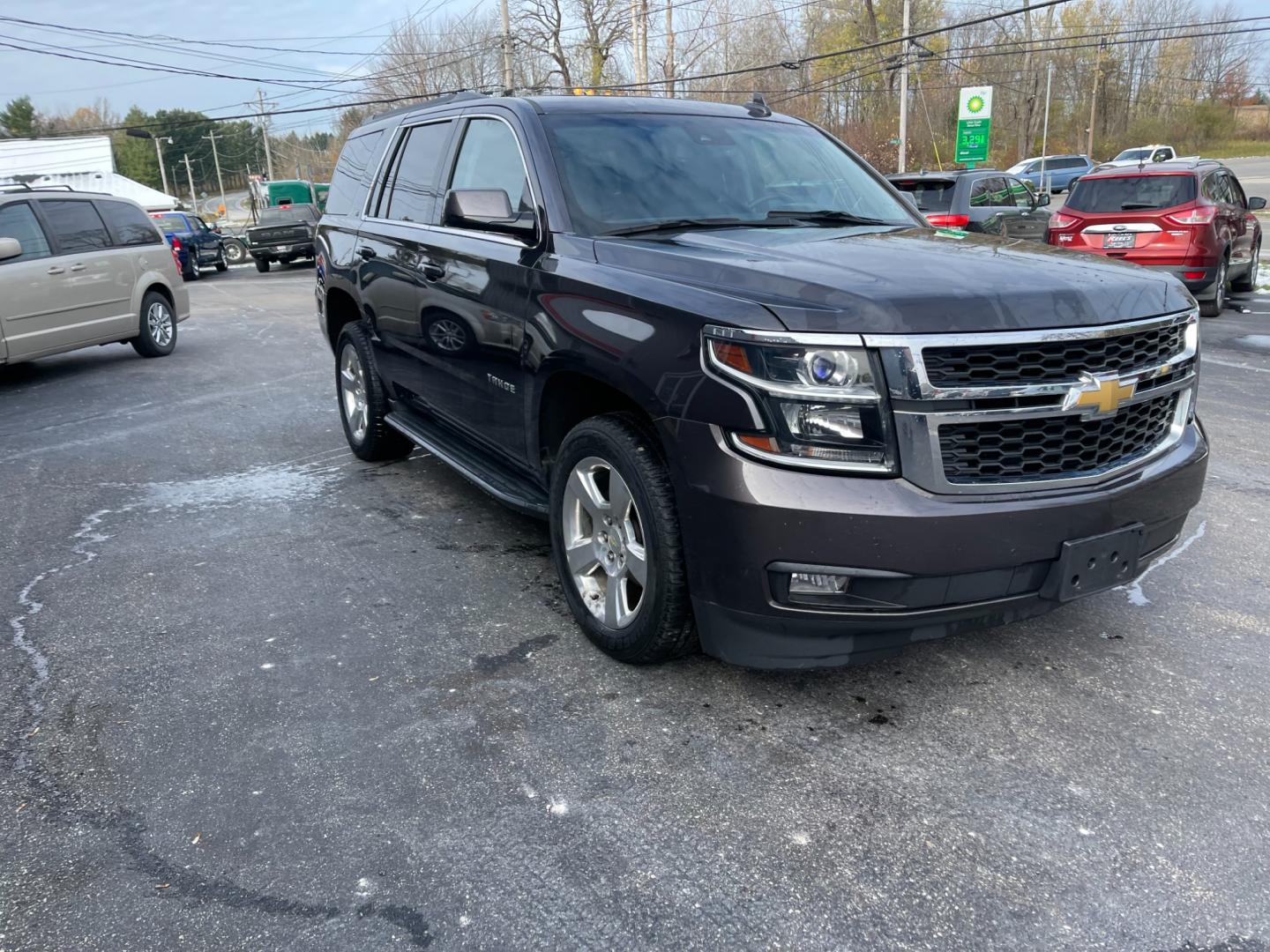 2016 Gray /Black Chevrolet Tahoe LT 4WD (1GNSKBKC0GR) with an 5.3L V8 OHV 16V engine, 6A transmission, located at 547 E. Main St., Orwell, OH, 44076, (440) 437-5893, 41.535435, -80.847855 - Photo#2