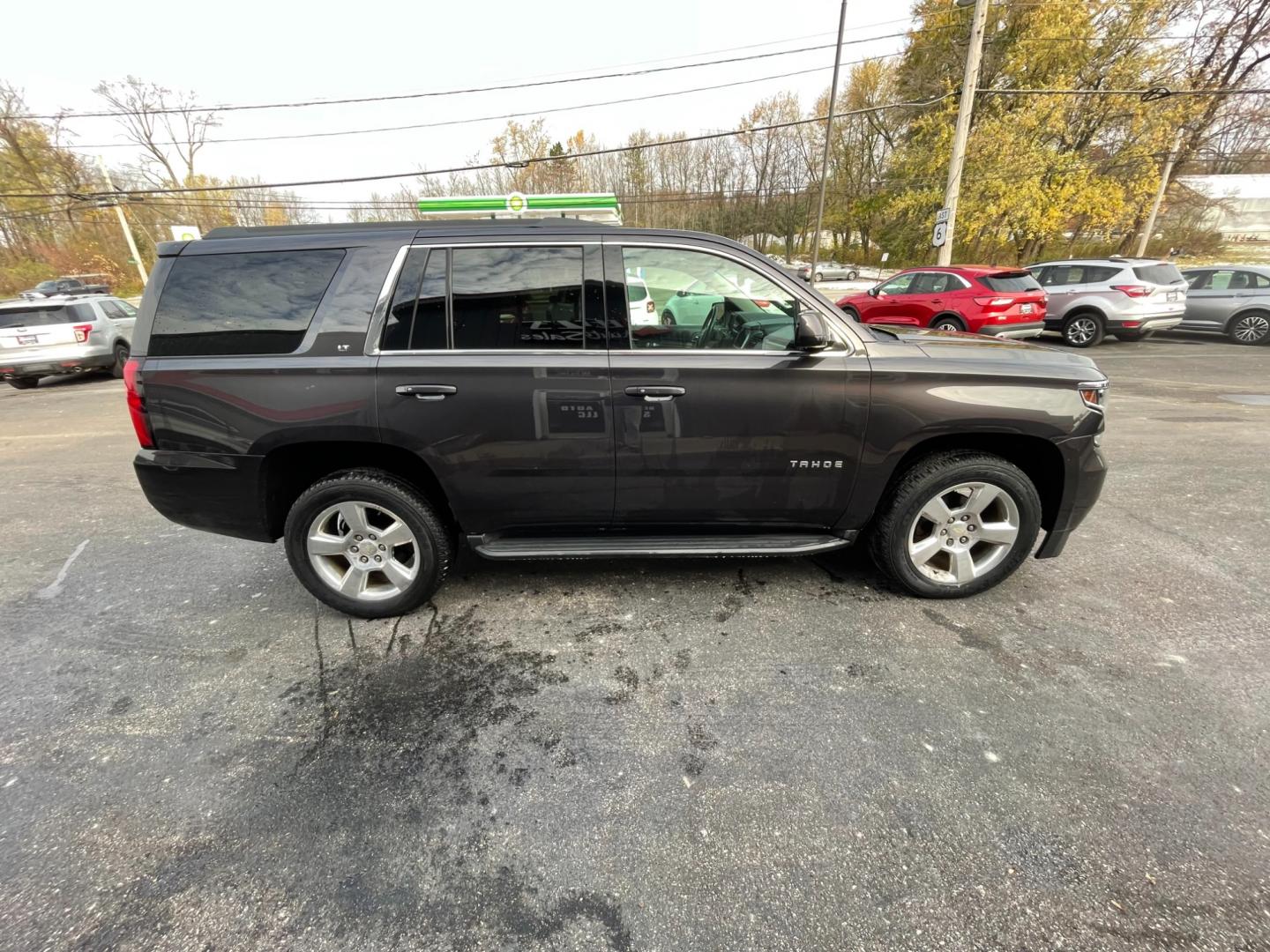 2016 Gray /Black Chevrolet Tahoe LT 4WD (1GNSKBKC0GR) with an 5.3L V8 OHV 16V engine, 6A transmission, located at 547 E. Main St., Orwell, OH, 44076, (440) 437-5893, 41.535435, -80.847855 - Photo#6