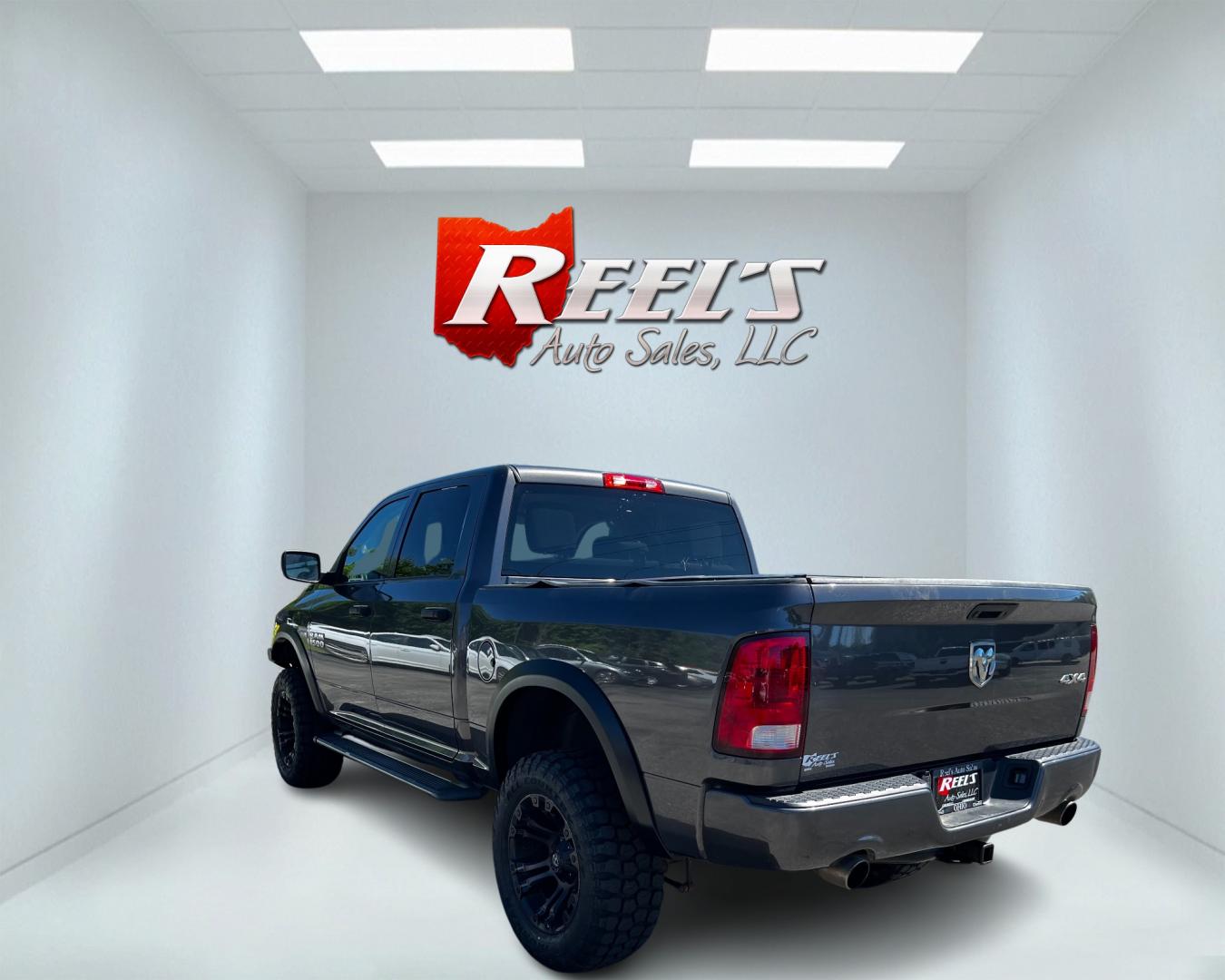 2015 Gray /Gray RAM 1500 Express Crew Cab SWB 4WD (1C6RR7KTXFS) with an 5.7L V8 OHV 16V engine, 8-Speed Automatic transmission, located at 11115 Chardon Rd. , Chardon, OH, 44024, (440) 214-9705, 41.580246, -81.241943 - Photo#7