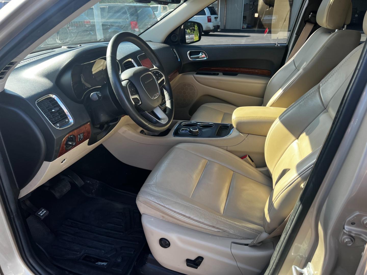 2014 Gold /Tan Dodge Durango Limited AWD (1C4RDJDG8EC) with an 3.6L V6 DOHC 24V engine, 8-Speed Automatic transmission, located at 547 E. Main St., Orwell, OH, 44076, (440) 437-5893, 41.535435, -80.847855 - Photo#17