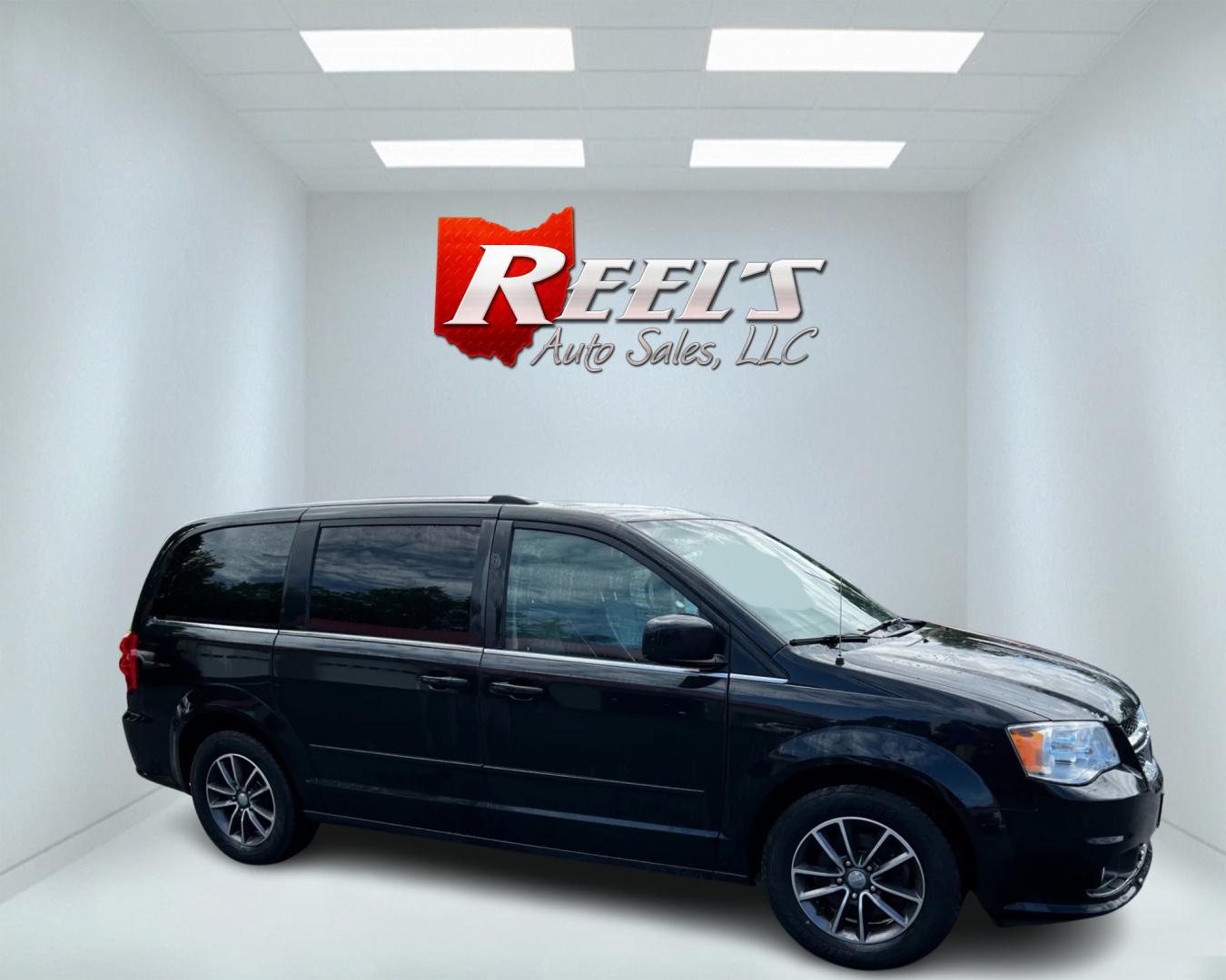 2017 Black /Black Dodge Grand Caravan SXT (2C4RDGCG4HR) with an 3.6L V6 DOHC 24V engine, 6A transmission, located at 547 E. Main St., Orwell, OH, 44076, (440) 437-5893, 41.535435, -80.847855 - This 2017 Dodge Grand Caravan SXT is a versatile family vehicle that features a 3.6L Pentastar V6 engine paired with a 6-speed automatic transmission, capable of towing up to 3,600 pounds. The Grand Caravan comes with a range of practical features, including daytime running lights, dusk-sensing head - Photo#3