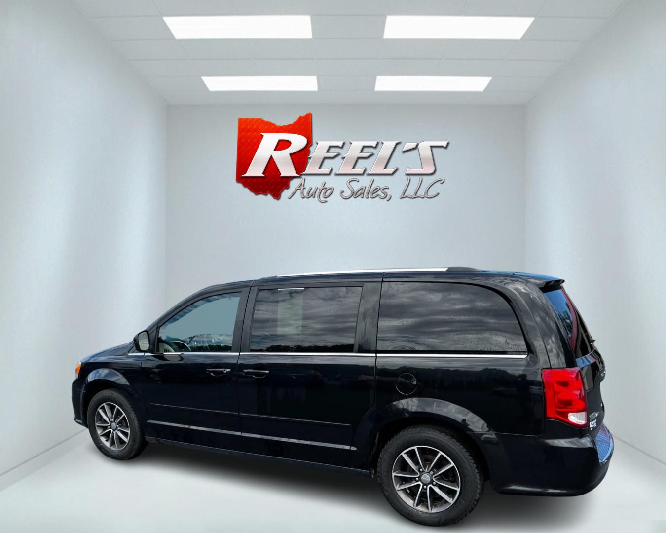 2017 Black /Black Dodge Grand Caravan SXT (2C4RDGCG4HR) with an 3.6L V6 DOHC 24V engine, 6A transmission, located at 547 E. Main St., Orwell, OH, 44076, (440) 437-5893, 41.535435, -80.847855 - This 2017 Dodge Grand Caravan SXT is a versatile family vehicle that features a 3.6L Pentastar V6 engine paired with a 6-speed automatic transmission, capable of towing up to 3,600 pounds. The Grand Caravan comes with a range of practical features, including daytime running lights, dusk-sensing head - Photo#8