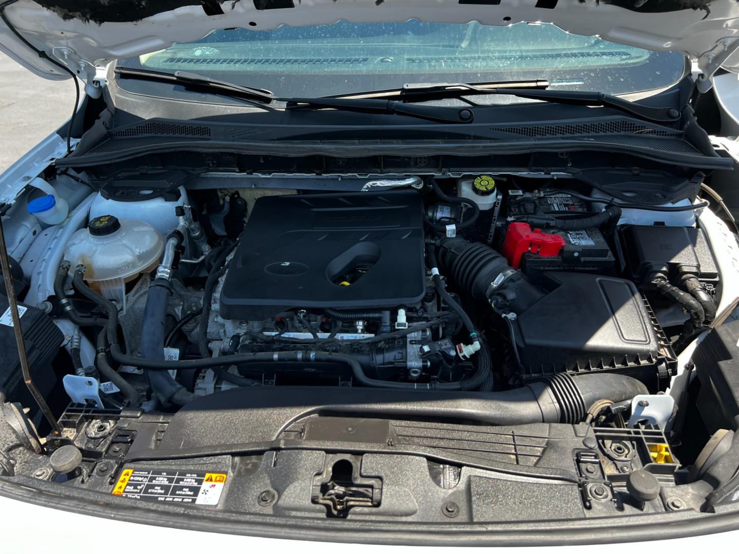 2020 White /Gray Ford Escape SE AWD (1FMCU9G62LU) with an 1.5L I3 DOHC 16V TURBO engine, 8-Speed Automatic transmission, located at 547 E. Main St., Orwell, OH, 44076, (440) 437-5893, 41.535435, -80.847855 - This 2020 Ford Escape SE AWD is a compact SUV that features a 1.5L I3 turbocharged EcoBoost engine paired with an 8-speed automatic transmission. The vehicle offers a range of comfort and convenience features, including automatic climate control, heated front seats, and Apple CarPlay and Android Aut - Photo#14