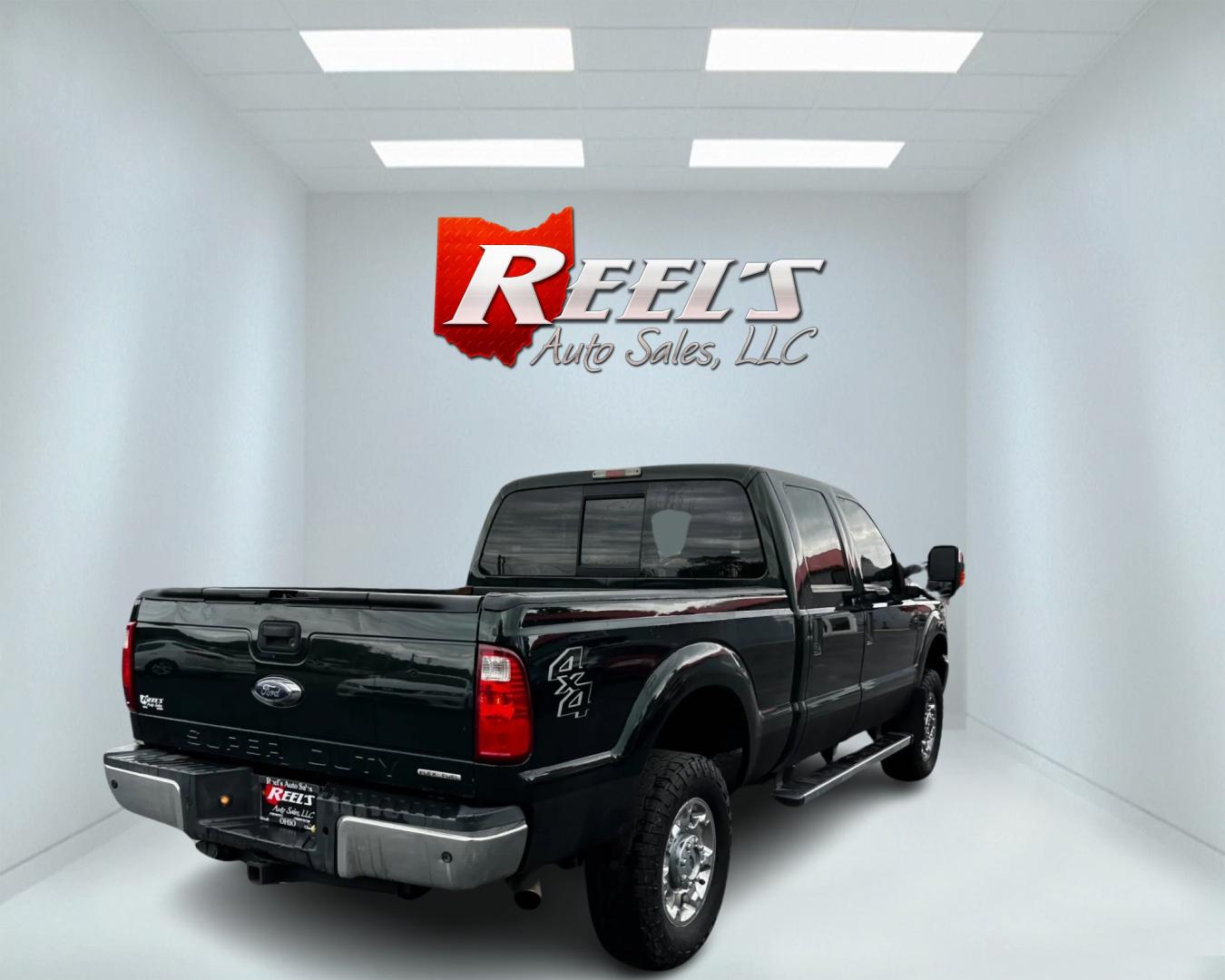 2016 Green /Gray Ford F-250 SD XLT Crew Cab 4WD (1FT7W2B6XGE) with an 6.2L V8 OHV 16V engine, 6-Speed Automatic transmission, located at 547 E. Main St., Orwell, OH, 44076, (440) 437-5893, 41.535435, -80.847855 - Photo#5