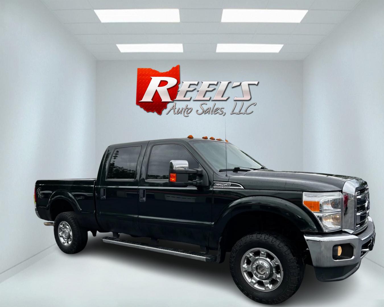 2016 Green /Gray Ford F-250 SD XLT Crew Cab 4WD (1FT7W2B6XGE) with an 6.2L V8 OHV 16V engine, 6-Speed Automatic transmission, located at 547 E. Main St., Orwell, OH, 44076, (440) 437-5893, 41.535435, -80.847855 - Photo#3