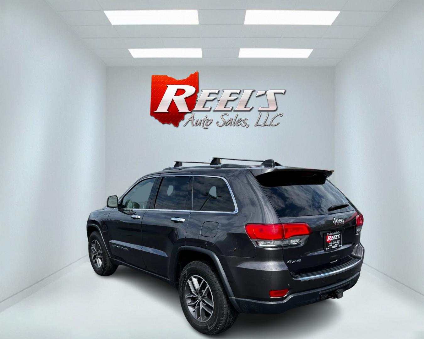 2018 Gray /Black Jeep Grand Cherokee Limited 4WD (1C4RJFBG8JC) with an 3.6L V6 DOHC 24V engine, 8A transmission, located at 11115 Chardon Rd. , Chardon, OH, 44024, (440) 214-9705, 41.580246, -81.241943 - This 2018 Jeep Grand Cherokee Limited is a premium SUV that features a 3.6L Penastar V6 engine paired with an 8-speed automatic transmission. The interior is wrapped in premium leather and includes power front seats with driver memory settings, as well as an auto-dimming rearview mirror and auto-dim - Photo#7