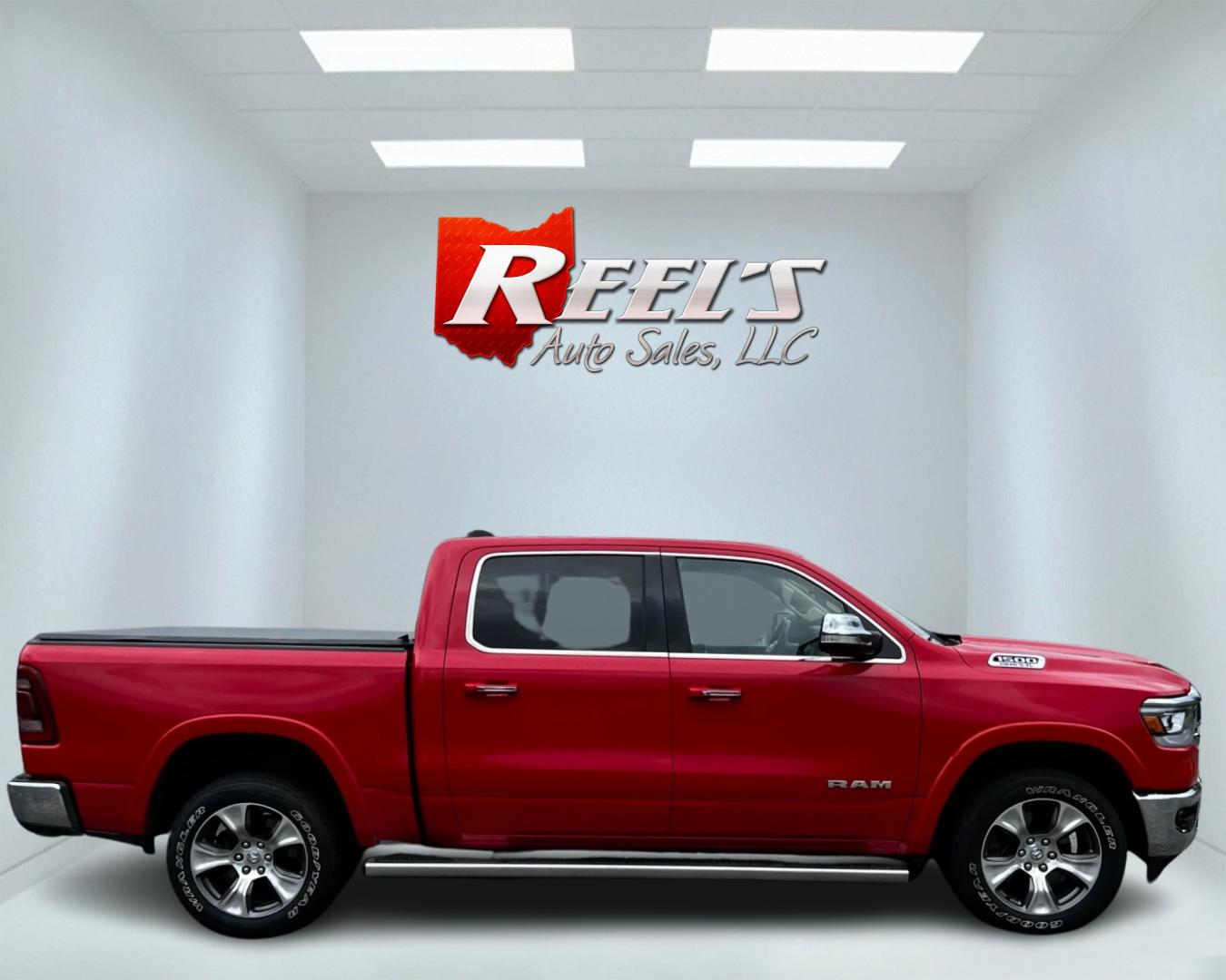 2020 Red /Black RAM 1500 Laramie Crew Cab SWB 4WD (1C6SRFJT0LN) with an 5.7L V8 OHV 16V engine, 8A transmission, located at 11115 Chardon Rd. , Chardon, OH, 44024, (440) 214-9705, 41.580246, -81.241943 - This 2020 Ram 1500 Laramie Crew Cab 4WD is equipped with a powerful 5.7 HEMI eTorque engine and an 8-speed automatic transmission, featuring 3.21 gearing and an impressive 8,120-pound towing capacity. Its exterior lighting is fully LED with auto high beams, ensuring excellent visibility. The truck i - Photo#4