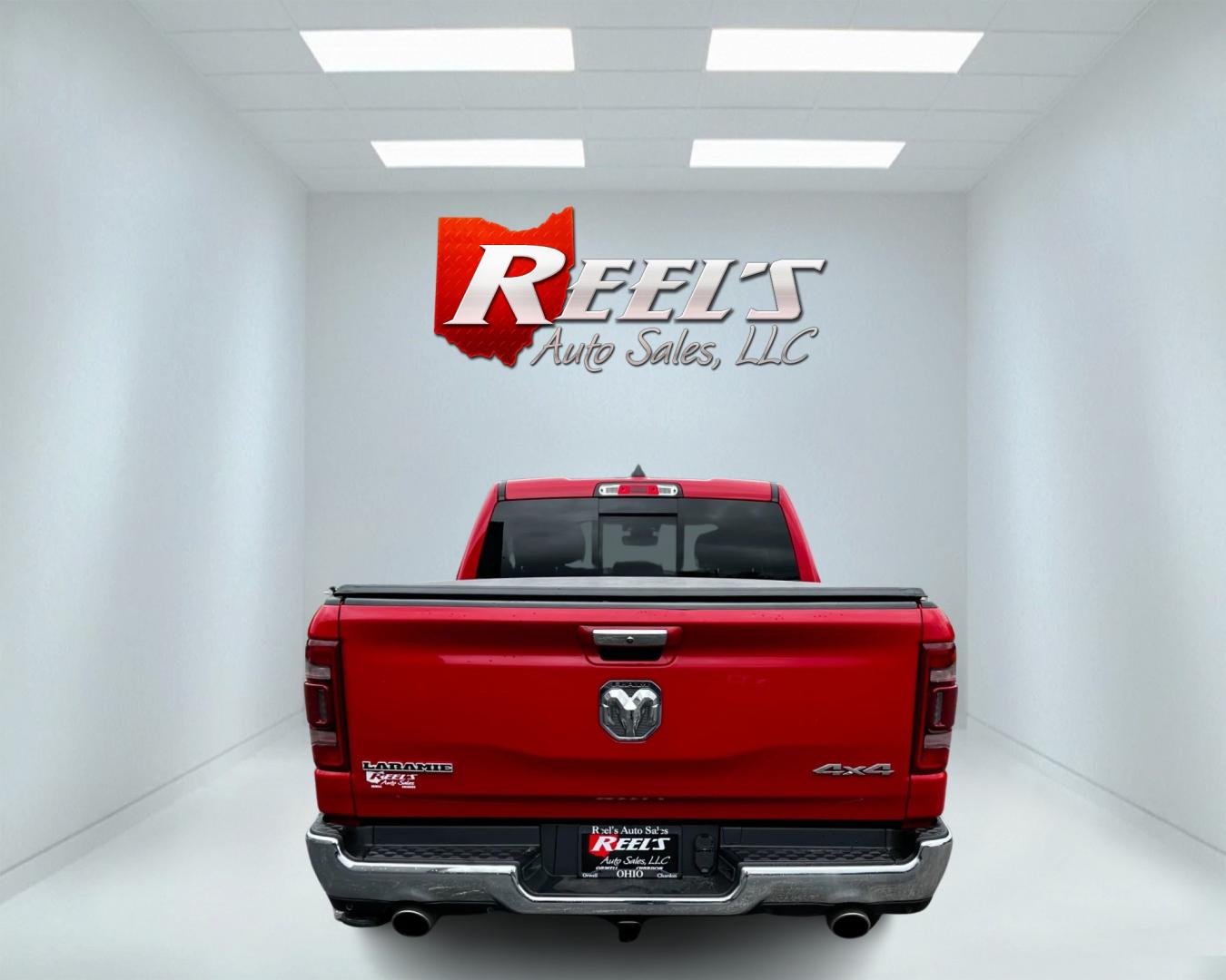 2020 Red /Black RAM 1500 Laramie Crew Cab SWB 4WD (1C6SRFJT0LN) with an 5.7L V8 OHV 16V engine, 8A transmission, located at 547 E. Main St., Orwell, OH, 44076, (440) 437-5893, 41.535435, -80.847855 - This 2020 Ram 1500 Laramie Crew Cab 4WD is equipped with a powerful 5.7 HEMI eTorque engine and an 8-speed automatic transmission, featuring 3.21 gearing and an impressive 8,120-pound towing capacity. Its exterior lighting is fully LED with auto high beams, ensuring excellent visibility. The truck i - Photo#6