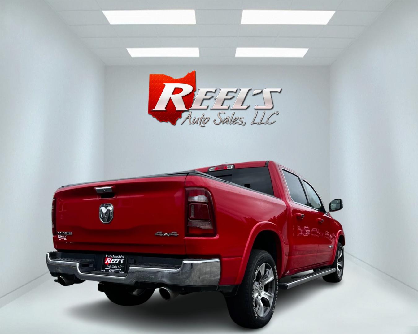 2020 Red /Black RAM 1500 Laramie Crew Cab SWB 4WD (1C6SRFJT0LN) with an 5.7L V8 OHV 16V engine, 8A transmission, located at 11115 Chardon Rd. , Chardon, OH, 44024, (440) 214-9705, 41.580246, -81.241943 - This 2020 Ram 1500 Laramie Crew Cab 4WD is equipped with a powerful 5.7 HEMI eTorque engine and an 8-speed automatic transmission, featuring 3.21 gearing and an impressive 8,120-pound towing capacity. Its exterior lighting is fully LED with auto high beams, ensuring excellent visibility. The truck i - Photo#5