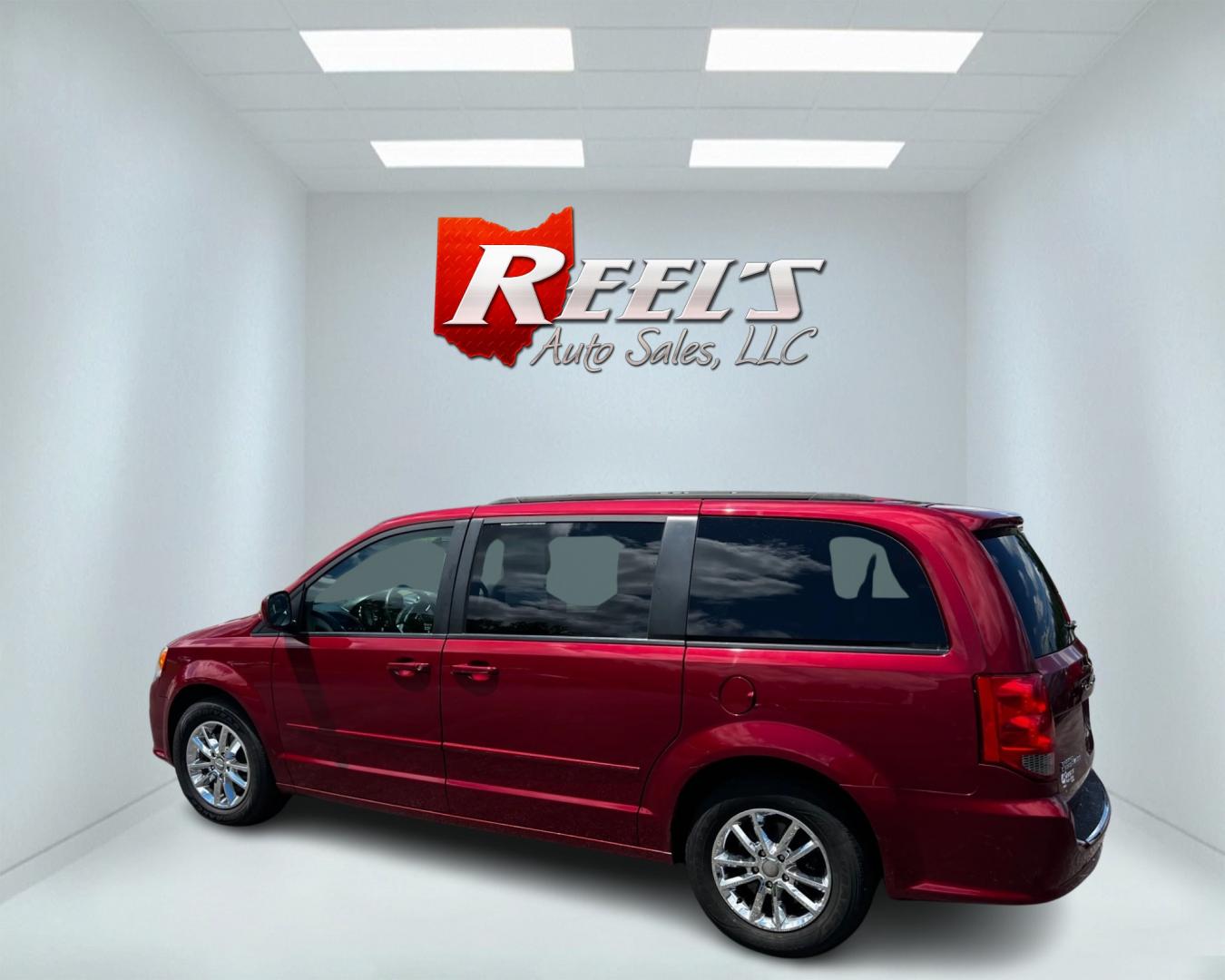 2015 Red /Black Dodge Grand Caravan SXT (2C4RDGCG8FR) with an 3.6L V6 DOHC 24V FFV engine, 6-Speed Automatic transmission, located at 11115 Chardon Rd. , Chardon, OH, 44024, (440) 214-9705, 41.580246, -81.241943 - This 2015 Dodge Grand Caravan SXT is powered by a 3.6 Pentastar V6 engine paired with a 6-speed automatic transmission and is flex-fuel capable. This minivan offers exceptional versatility with its Stow 'N Go seating, allowing for ample storage and seating arrangement flexibility. Tri-zone manual cl - Photo#8