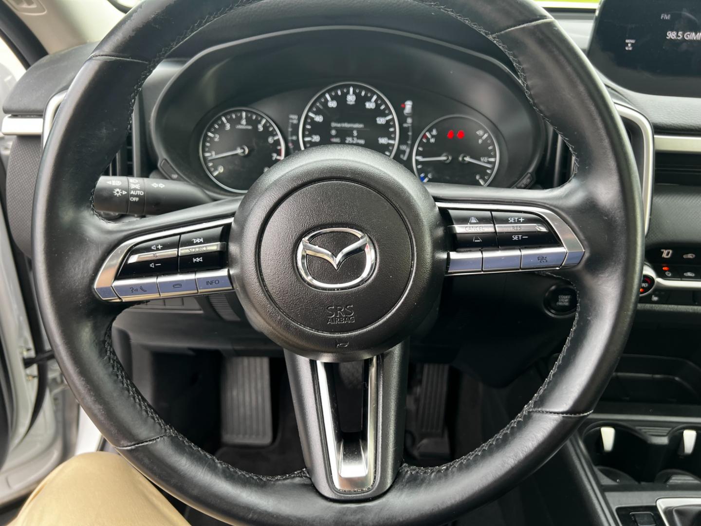 2023 White /Black Mazda CX-50 2.5 S Preferred Plus (7MMVABCM9PN) with an 2.5L I4 DOHC 16V engine, 6-Speed Automatic transmission, located at 11115 Chardon Rd. , Chardon, OH, 44024, (440) 214-9705, 41.580246, -81.241943 - This 2023 Mazda CX-50 Preferred Plus features a 2.5 I4 engine paired with a 6-speed automatic transmission, delivering a refined driving experience with an impressive 30 MPG highway fuel efficiency. It includes advanced lighting with LED daytime running lights, LED fog lights, and auto high beams fo - Photo#24