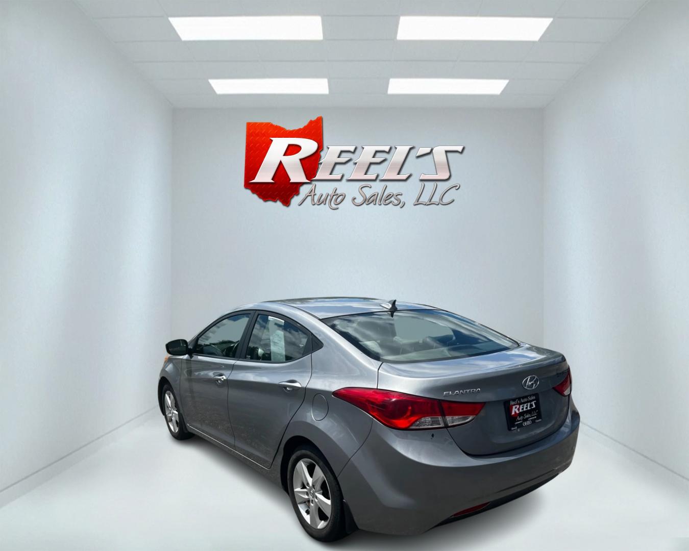 2013 Silver /Gray Hyundai Elantra GLS A/T (KMHDH4AE6DU) with an 1.8L I4 DOHC 16V engine, 6-Speed Automatic transmission, located at 11115 Chardon Rd. , Chardon, OH, 44024, (440) 214-9705, 41.580246, -81.241943 - This 2013 Hyundai Elantra GLS is an economical and reliable compact sedan powered by a 1.8 I4 engine and a 6-speed automatic transmission, achieving an impressive 38 MPG on the highway. It offers a comfortable and convenient driving experience with features like heated seats, a USB audio input for e - Photo#7