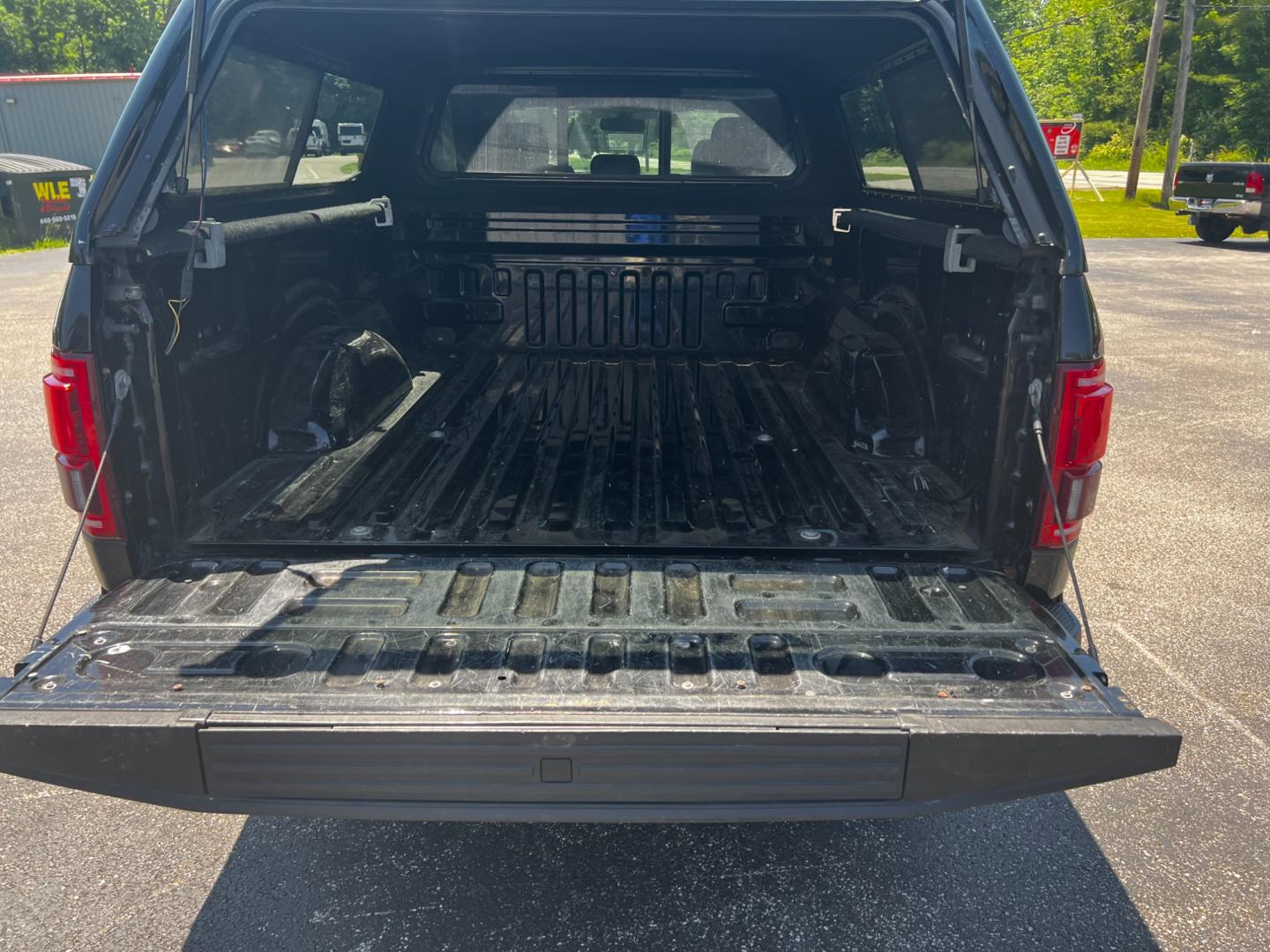 2016 Black /Brown Ford F-150 Platinum 701A SuperCrew 6.5-ft. Bed 4WD (1FTFW1EG4GF) with an 3.5 V6 TWIN TURBO engine, 6 Speed Auto transmission, located at 11115 Chardon Rd. , Chardon, OH, 44024, (440) 214-9705, 41.580246, -81.241943 - This 2016 Ford F-150 Platinum Crew Cab is a highly versatile and luxurious truck, equipped with a 3.5L Twin Turbo EcoBoost engine, a 6-speed automatic transmission, and featuring Tow Haul Mode and Sport Mode. It offers various high-end amenities such as a power panoramic moonroof, heated and cooled - Photo#15