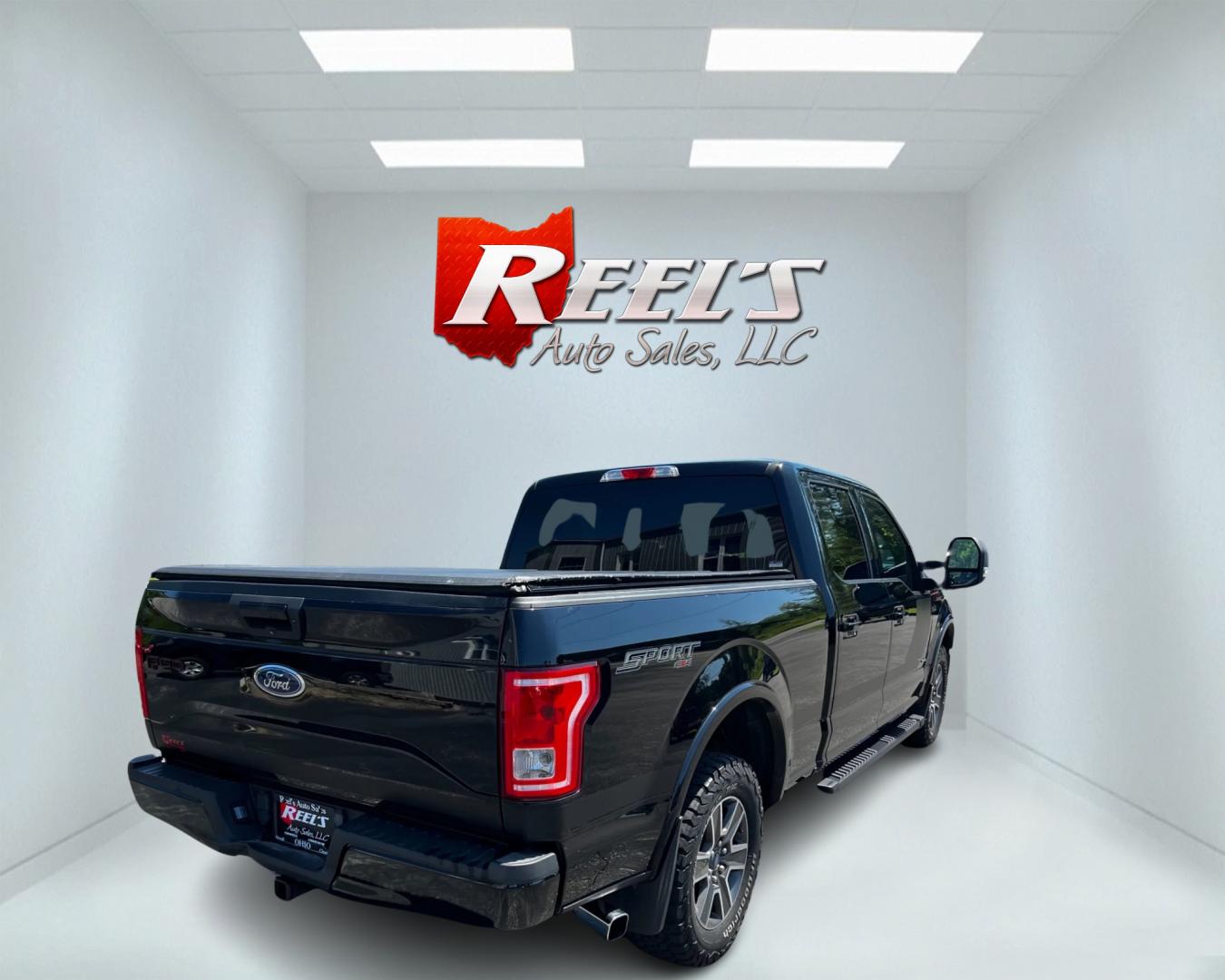 2016 Black /Black Ford F-150 XLT 301A SuperCrew 6.5-ft. Bed 4WD (1FTFW1EG3GF) with an 3.5 V6 TWIN TURBO engine, 6 Speed Auto transmission, located at 11115 Chardon Rd. , Chardon, OH, 44024, (440) 214-9705, 41.580246, -81.241943 - This 2016 Ford F-150 XLT Crew Cab offers a blend of performance and utility with its 3.5L Twin Turbo EcoBoost engine, 6-speed automatic transmission, and 4WD capability. It features the XLT Special Edition Package and Max Trailer Tow Package, enabling an impressive 11,600-pound towing capacity. Insi - Photo#5