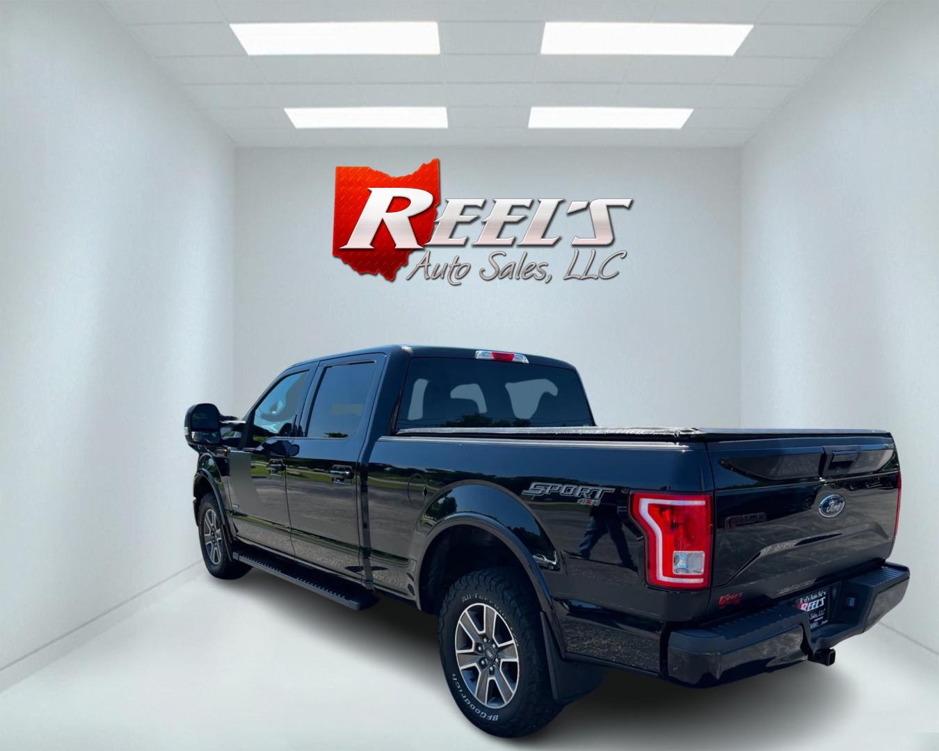 2016 Black /Black Ford F-150 XLT 301A SuperCrew 6.5-ft. Bed 4WD (1FTFW1EG3GF) with an 3.5 V6 TWIN TURBO engine, 6 Speed Auto transmission, located at 11115 Chardon Rd. , Chardon, OH, 44024, (440) 214-9705, 41.580246, -81.241943 - This 2016 Ford F-150 XLT Crew Cab offers a blend of performance and utility with its 3.5L Twin Turbo EcoBoost engine, 6-speed automatic transmission, and 4WD capability. It features the XLT Special Edition Package and Max Trailer Tow Package, enabling an impressive 11,600-pound towing capacity. Insi - Photo#7