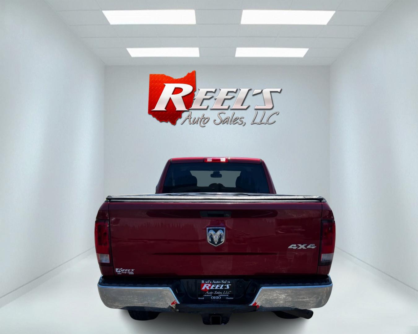 2015 Red /Black RAM 3500 Tradesman Crew Cab 4WD (3C63R3CJ1FG) with an 6.4L V8 OHV engine, 6-Speed Automatic transmission, located at 11115 Chardon Rd. , Chardon, OH, 44024, (440) 214-9705, 41.580246, -81.241943 - This 2015 Ram 3500 Tradesman Crew Cab is a robust and capable truck powered by a 6.4 HEMI V8 engine paired with a 6-speed automatic 66RFE transmission. It features 3.73 gearing, providing a substantial towing capacity of 12,640 pounds and a payload capacity of 3,901 pounds, making it ideal for heavy - Photo#5